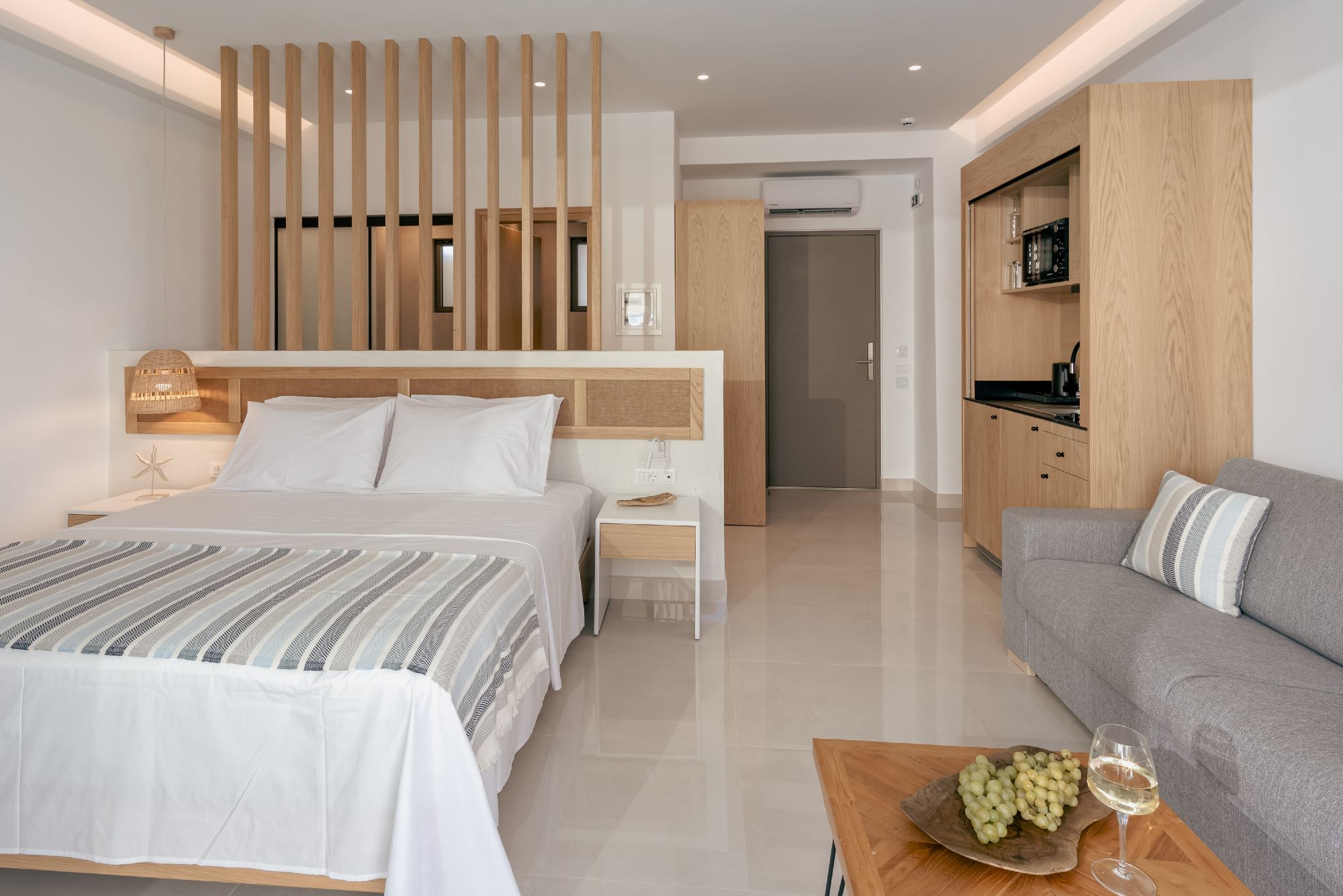 DELUXE SEA VIEW SUITE BALCONY