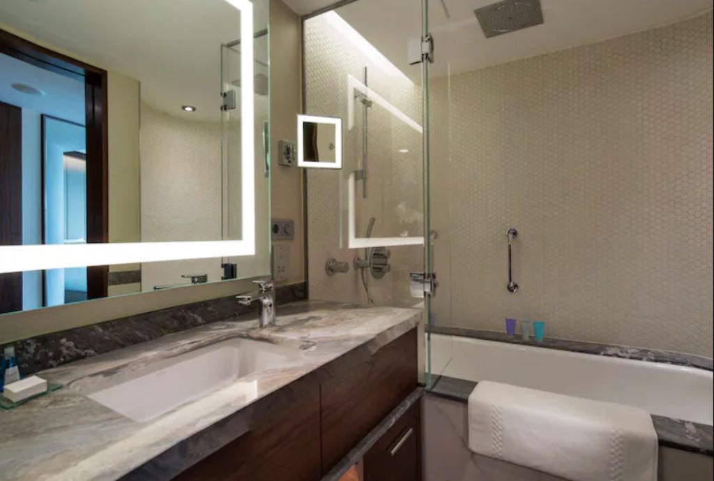 DELUXE PARK ROOM 