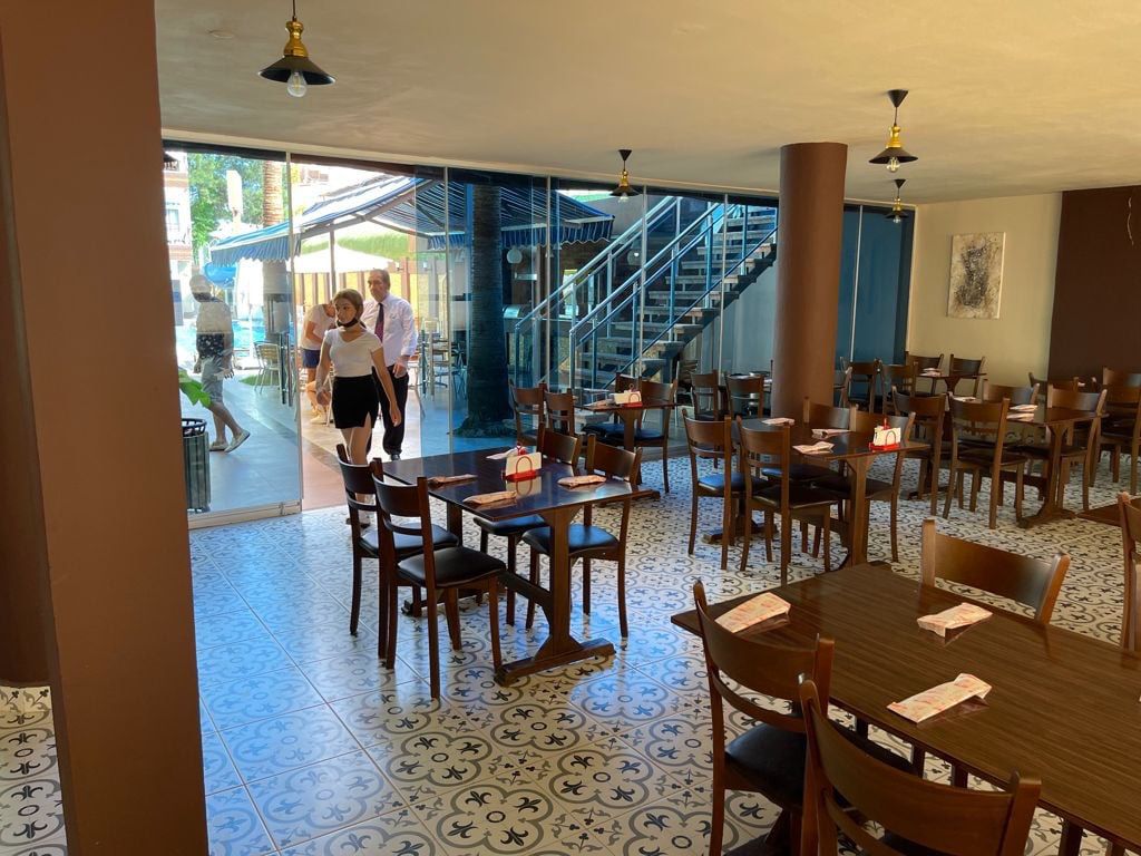 MAIN RESTAURANT