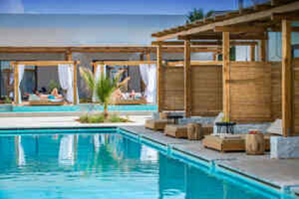 DOUBLE ROOM PLUS SWIM UP