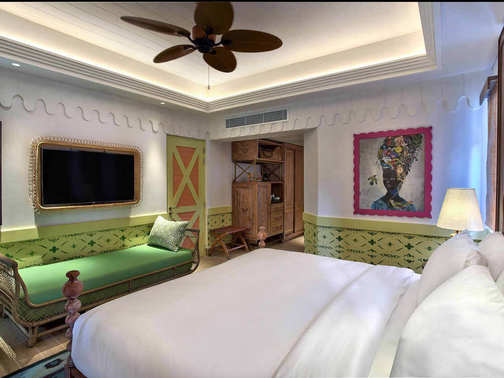 BEACH ROOM