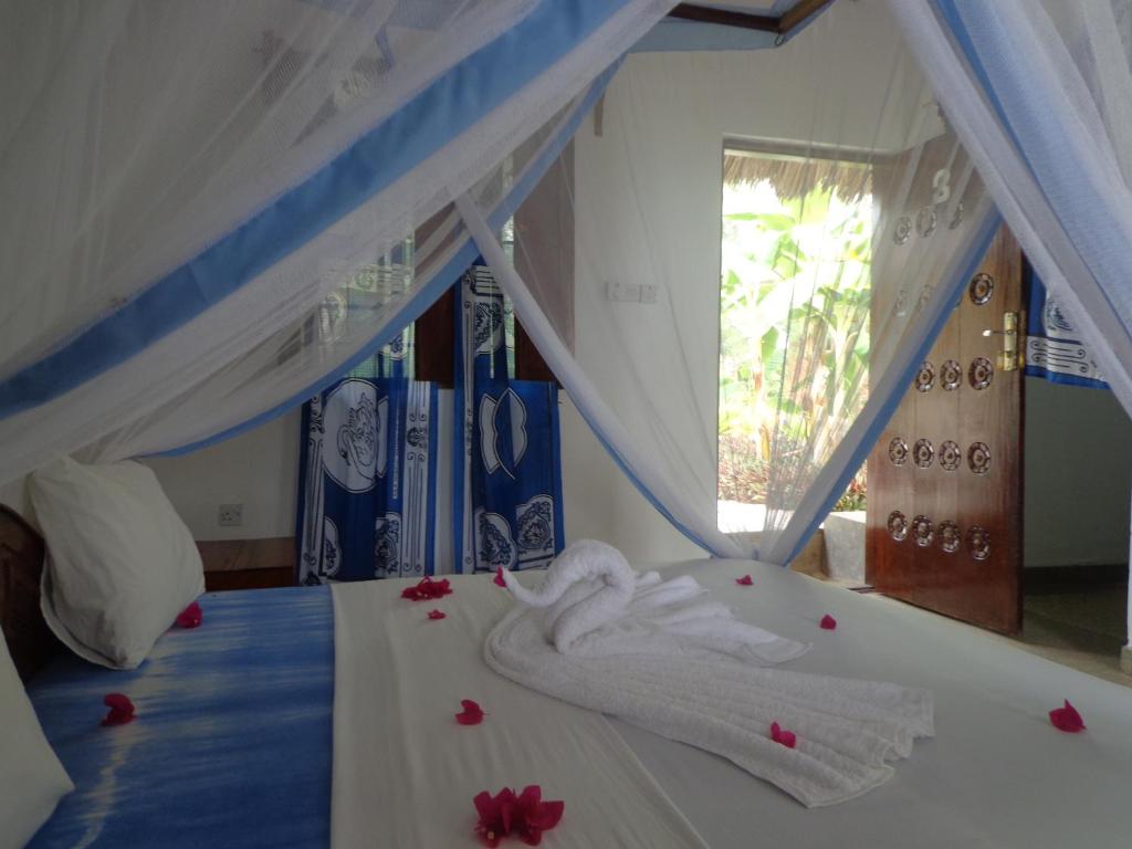 BUNGALOW ROOM