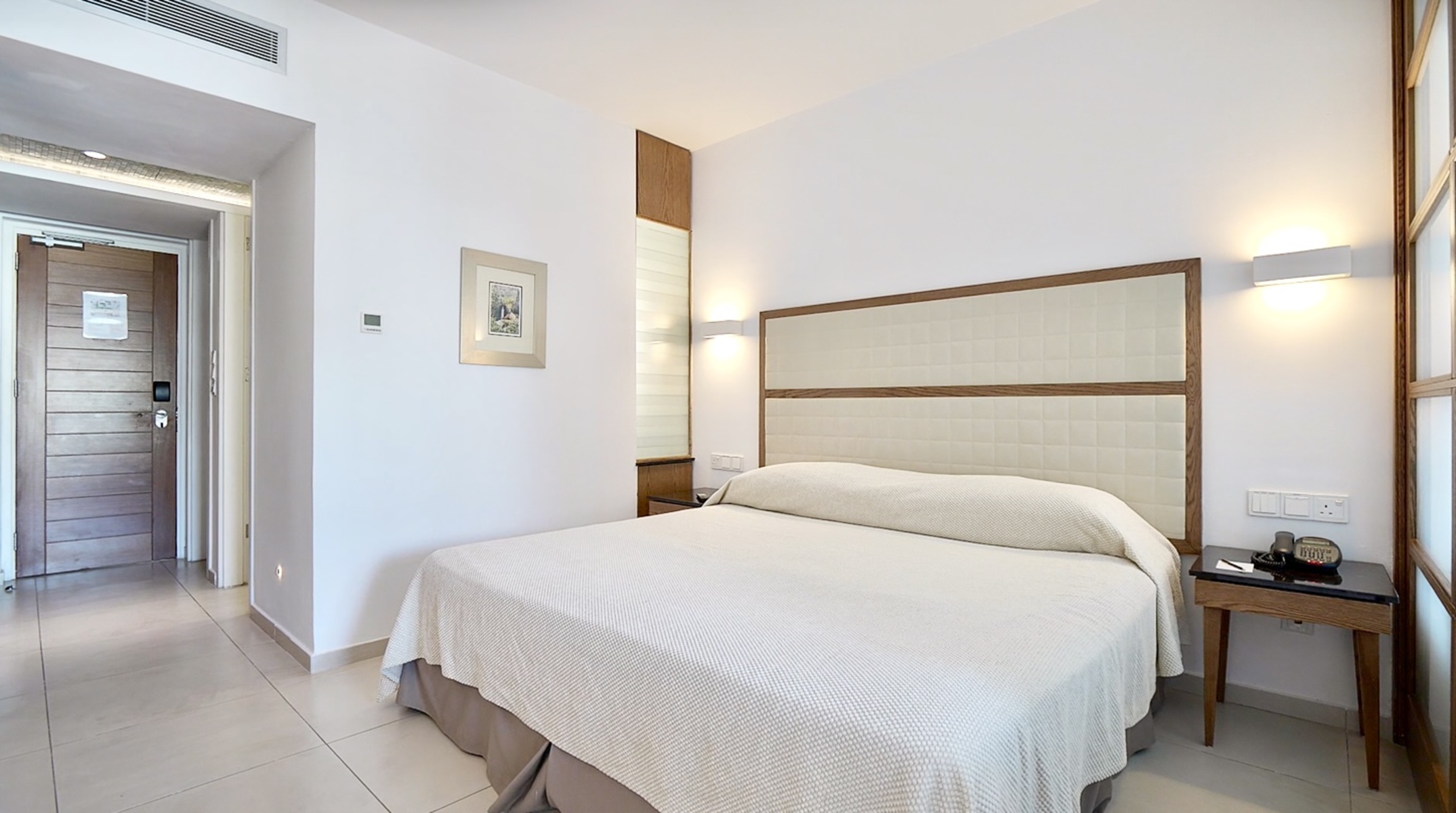 DELUXE ROOM GARDEN VIEW SWIM-Up