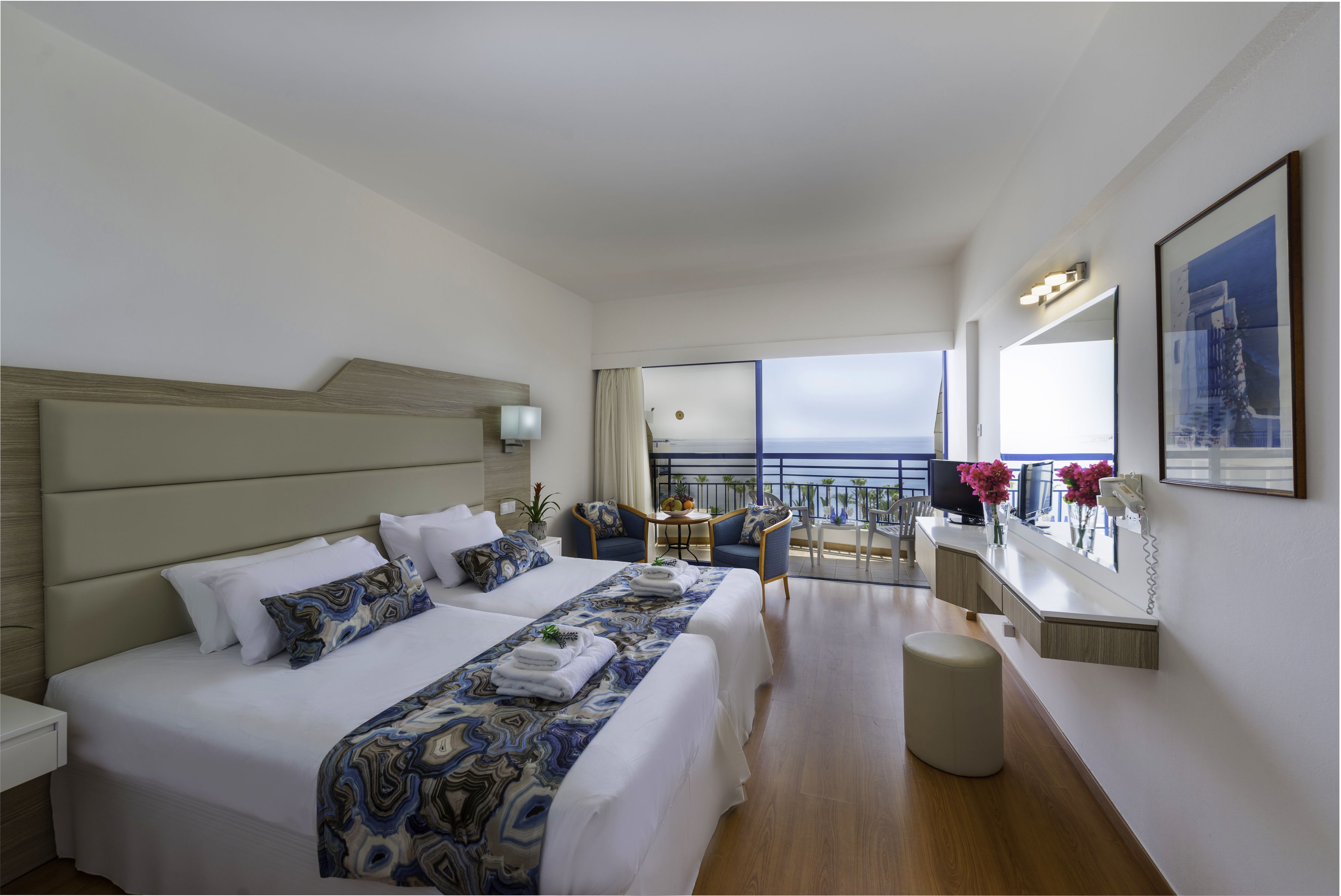 DOUBLE PARTIAL SEA VIEW