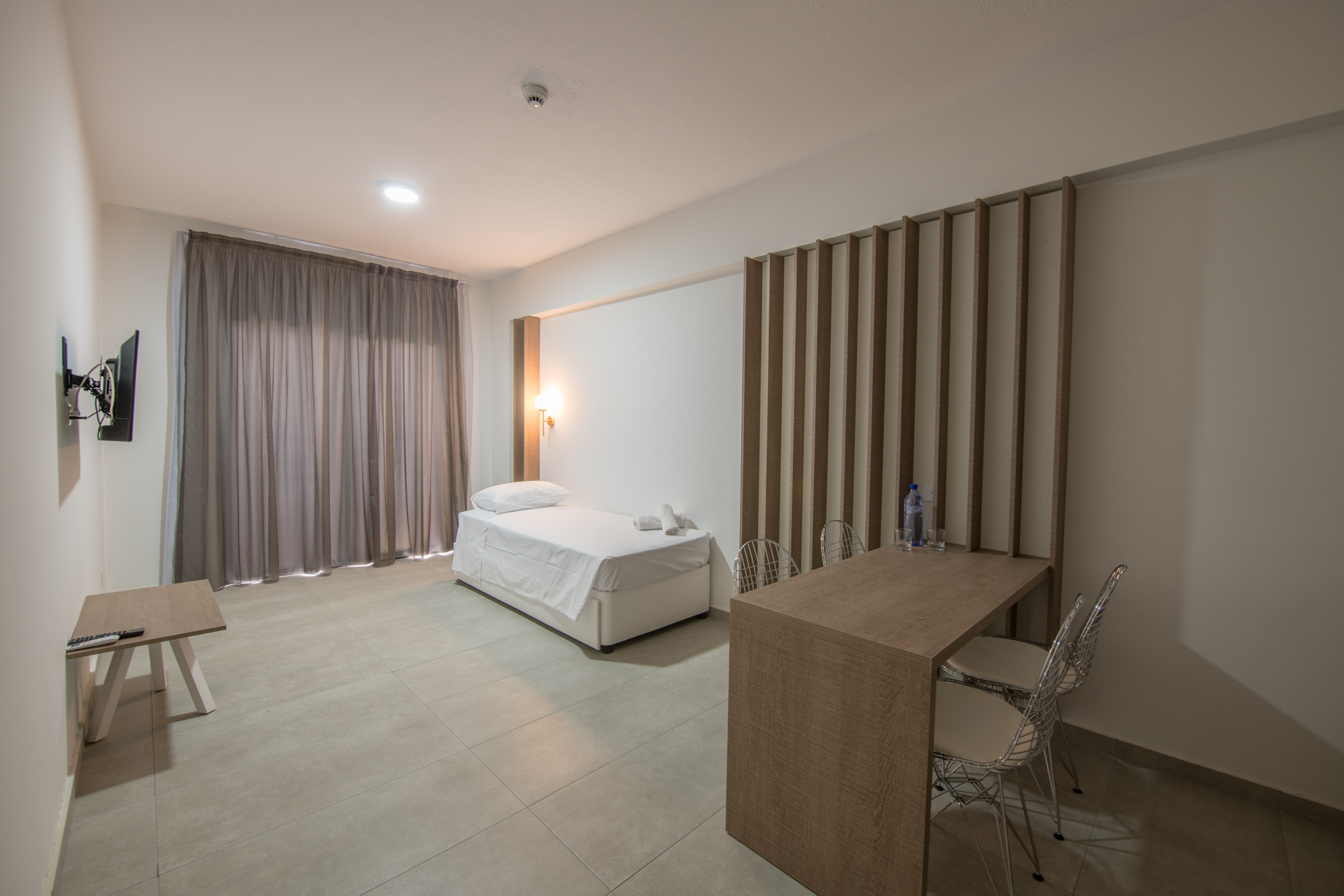 ONE BEDROOM 