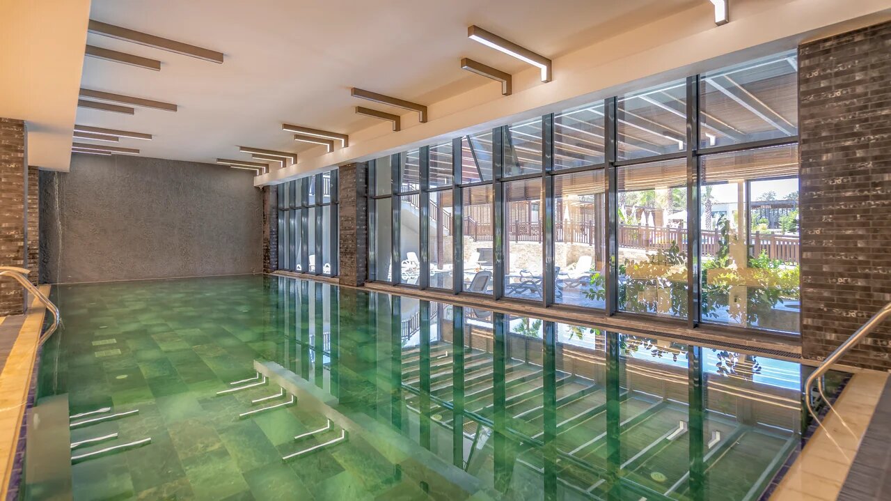 Piscină interioară