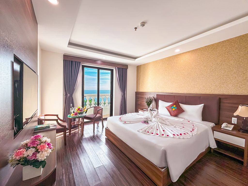 DELUXE OCEAN VIEW WITH BALCONY (CHILD WITHOUT EXTRA BED)