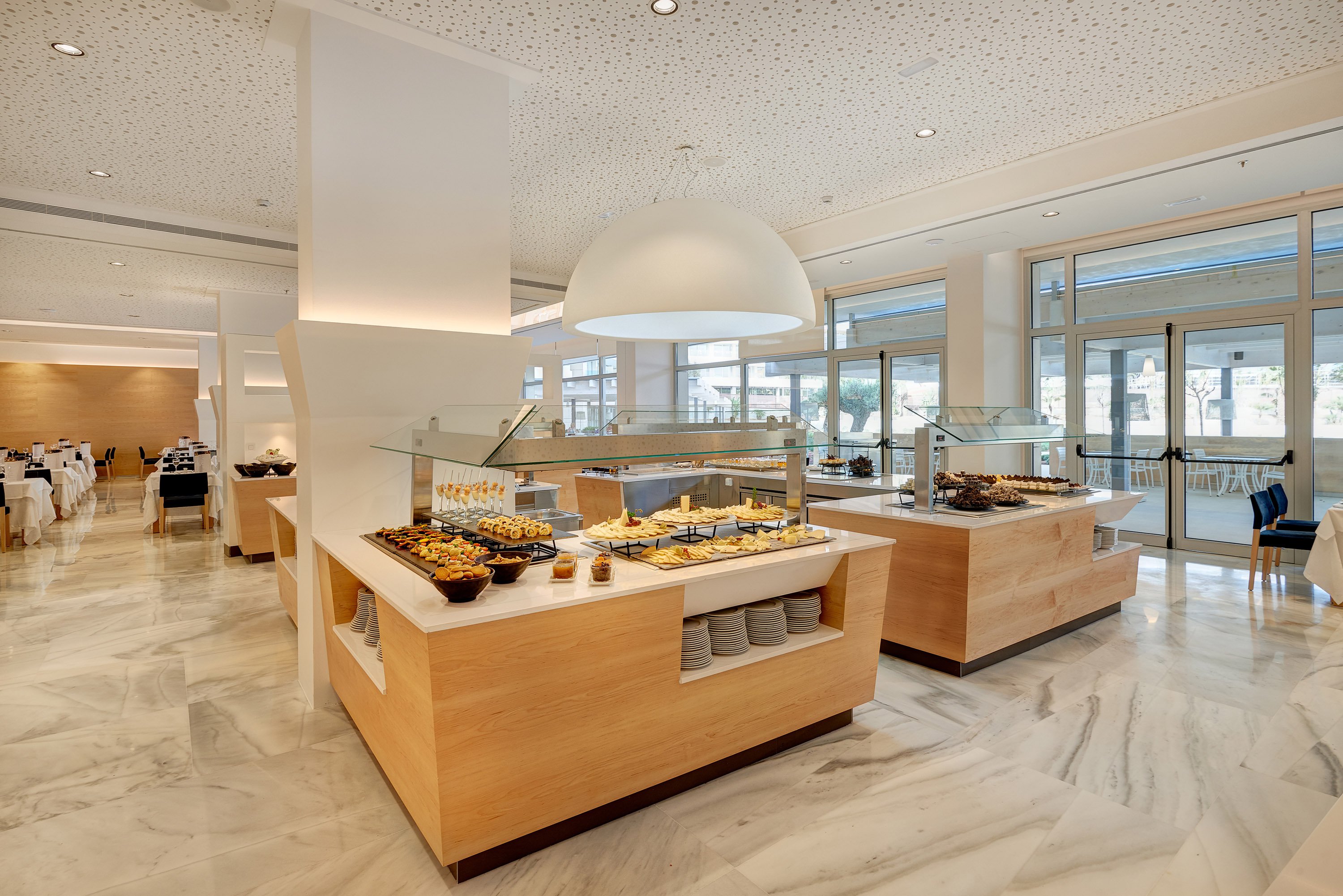 MAIN RESTAURANT