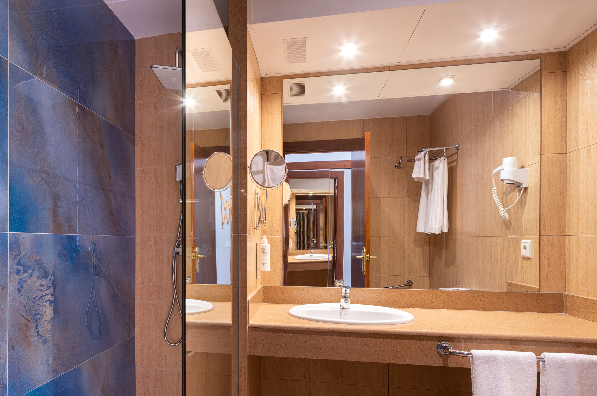 Double Standard Room PoolView, Balcony or Terrace