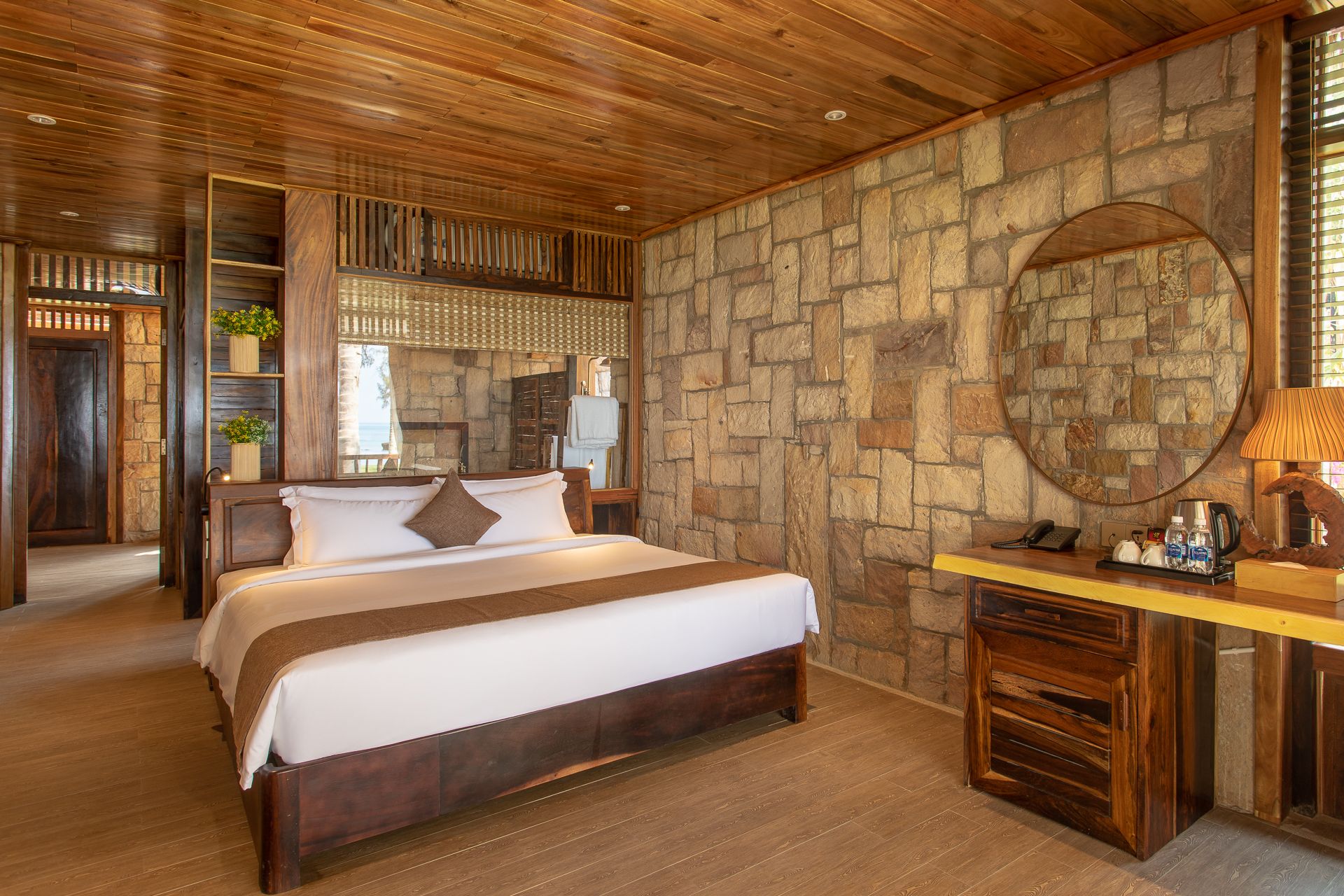 OCEAN BAY BEACH BUNGALOW