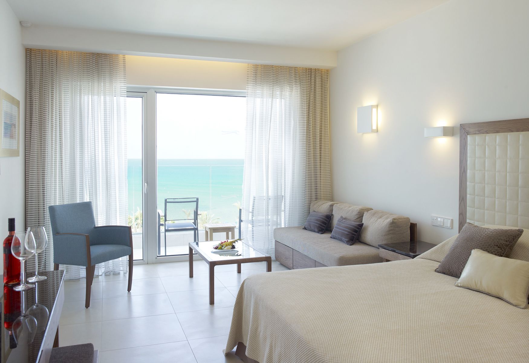 DELUXE ROOM (SEAVIEW)