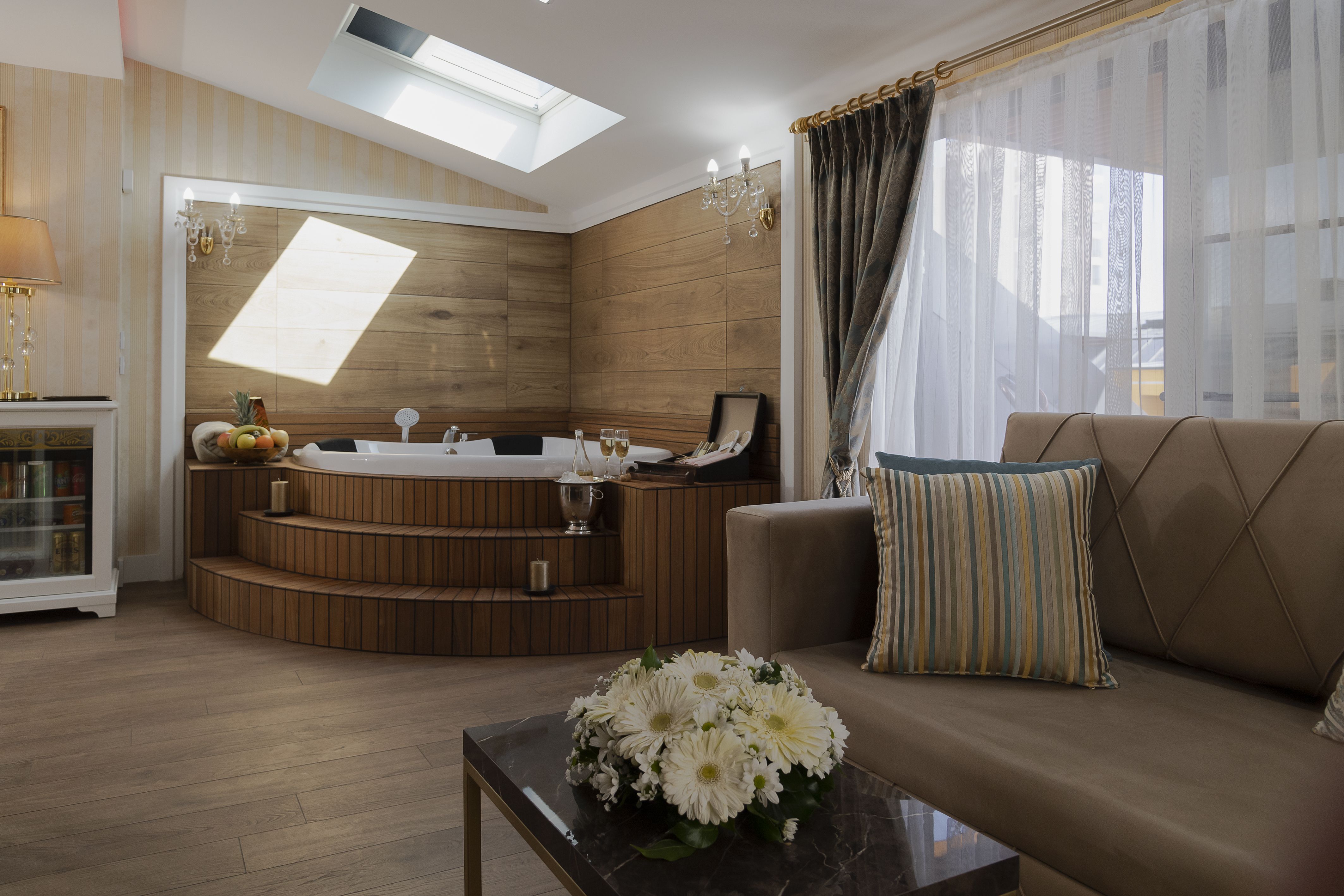 JACUZZI SUITE 