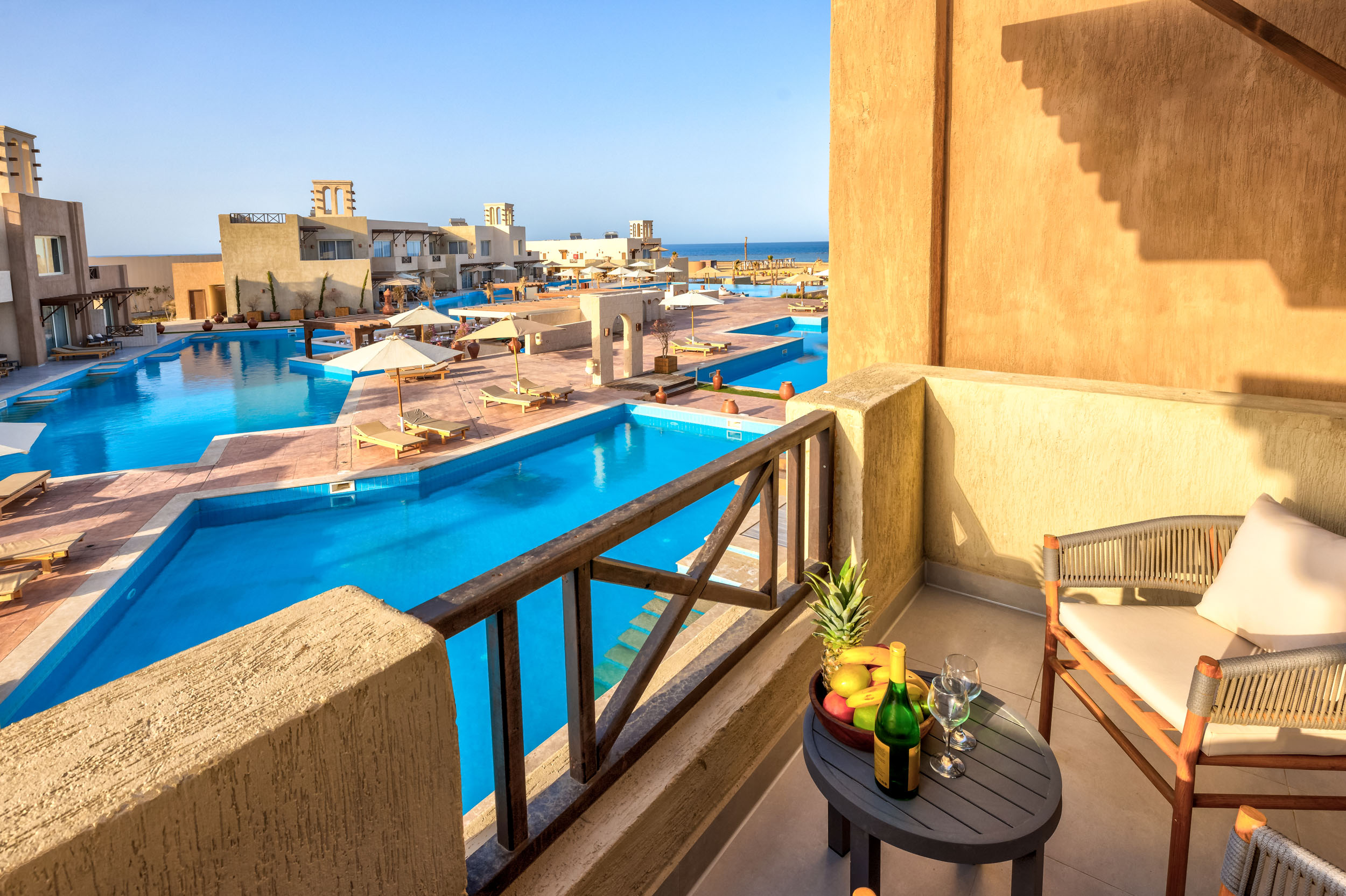 JUNIOR SUITE POOL OR SEA