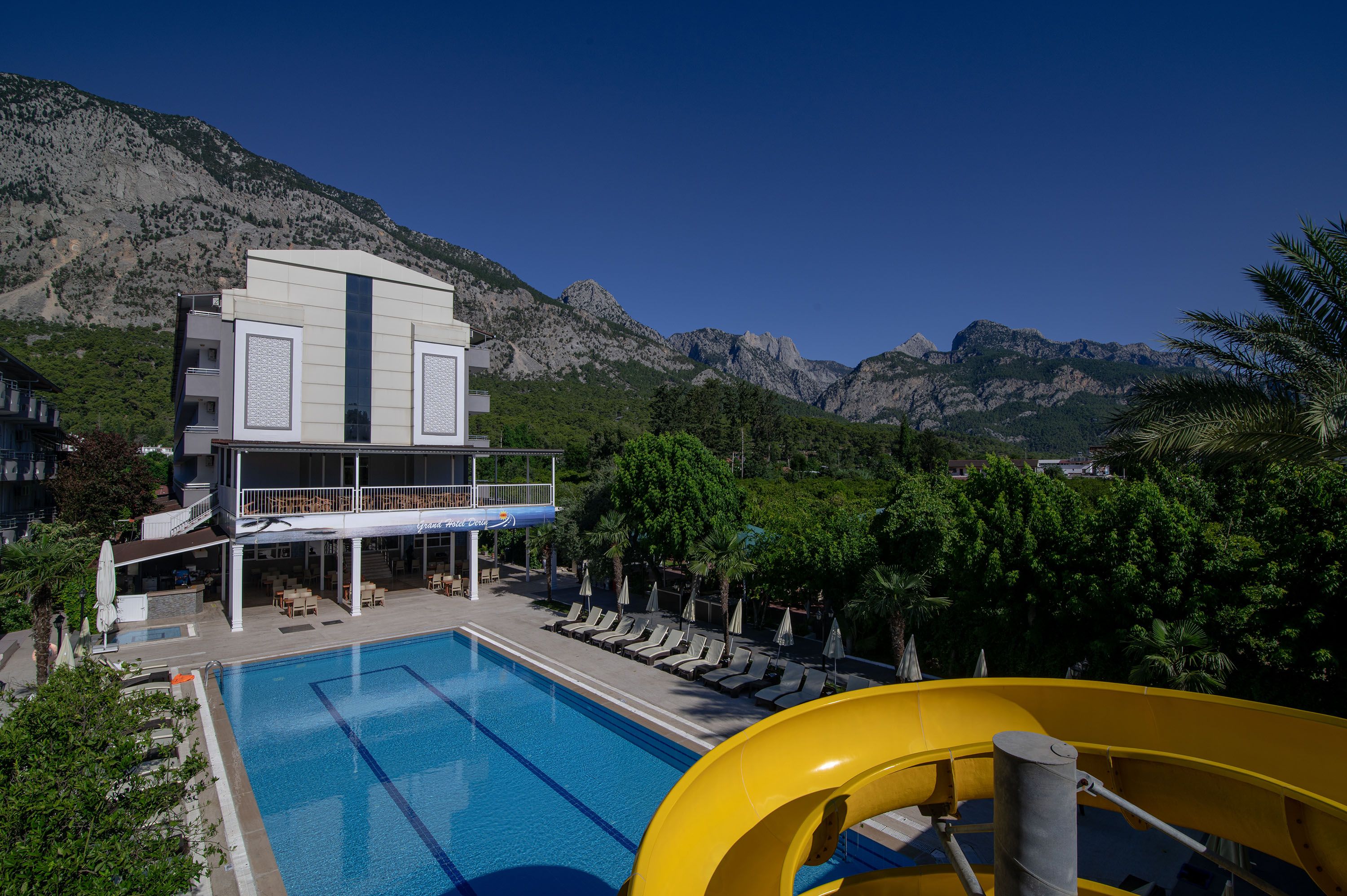 Piscina deschisă
