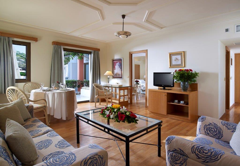 KNOSSOS SUITE SHARING POOL
