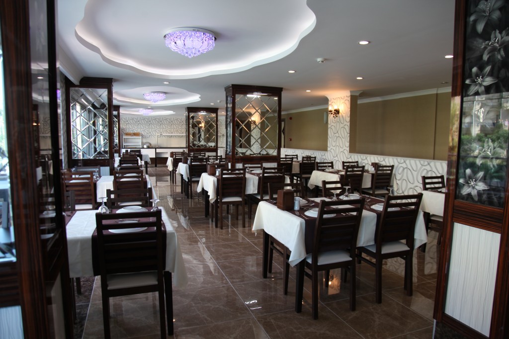 MAIN RESTAURANT