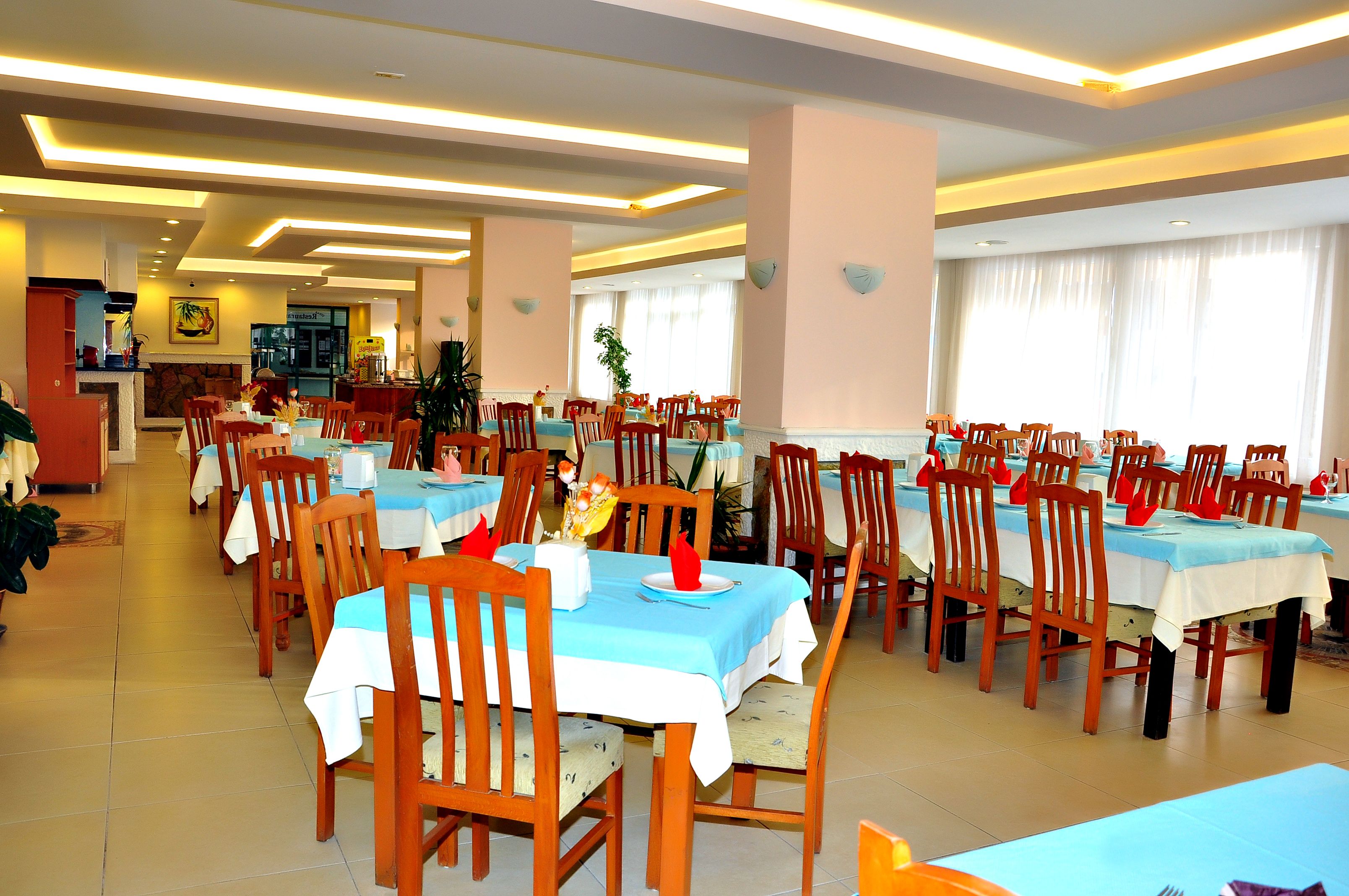 MAIN RESTAURANT