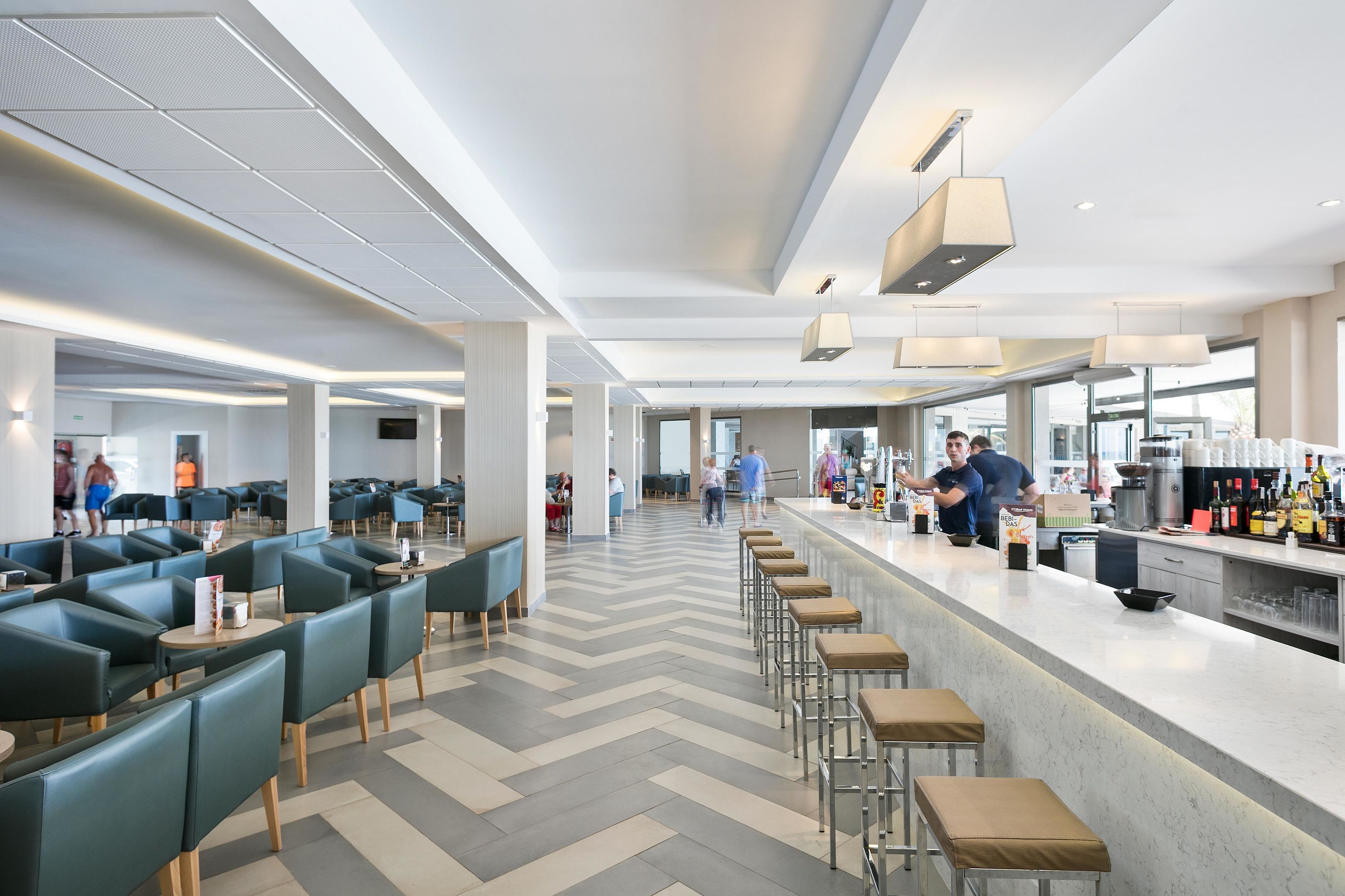MAIN BAR