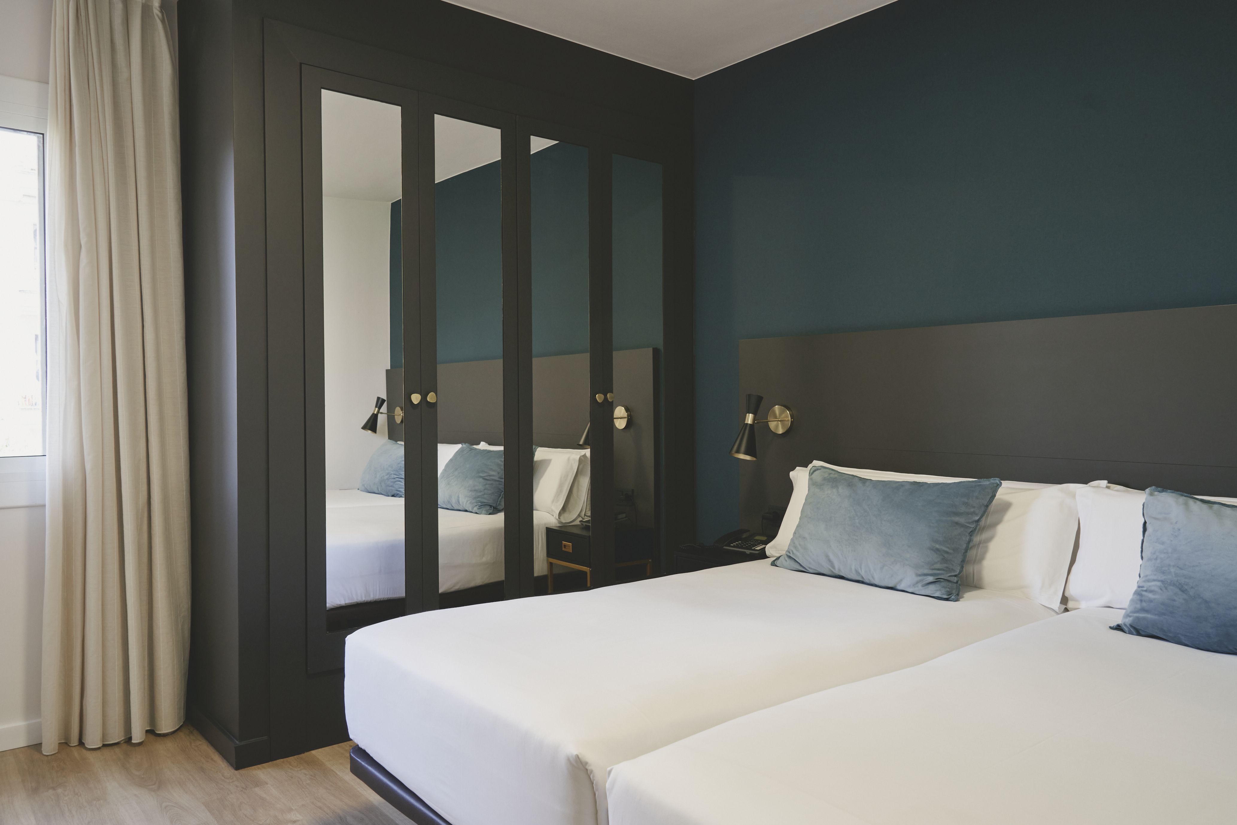 DOUBLE STANDARD ROOM