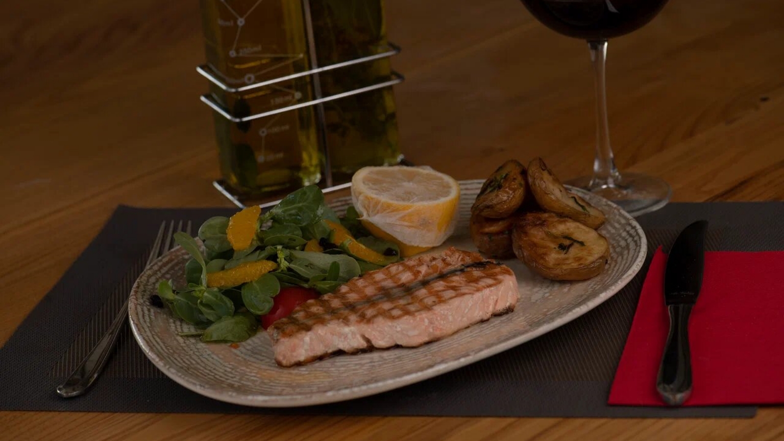 MAIN RESTOURANT