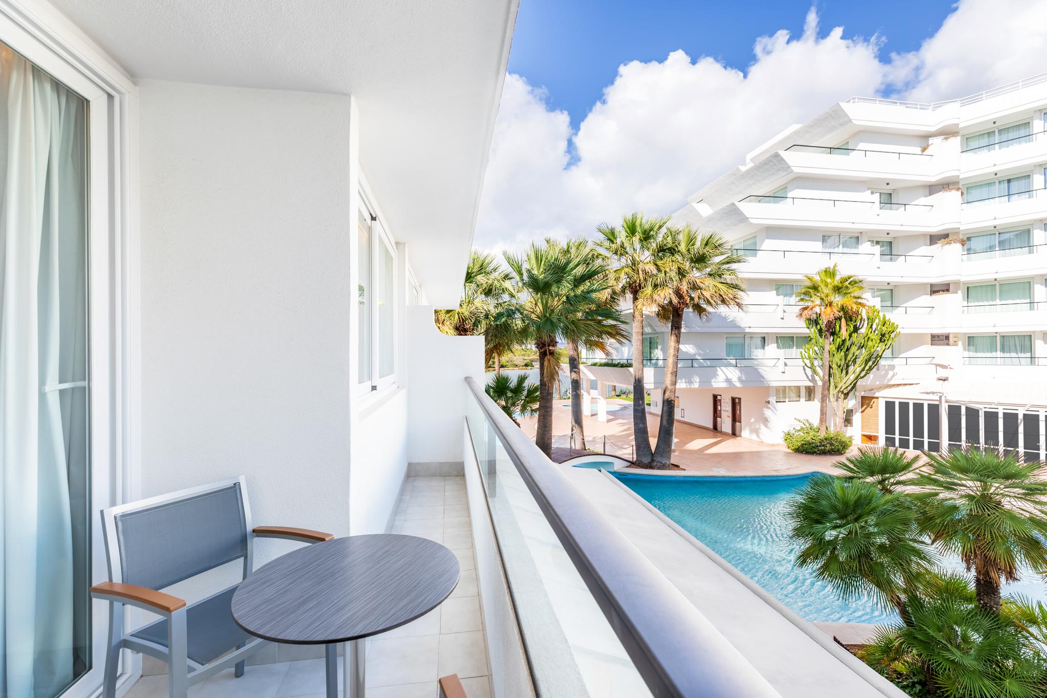 APT 1 BEDROOM POOL VIEW