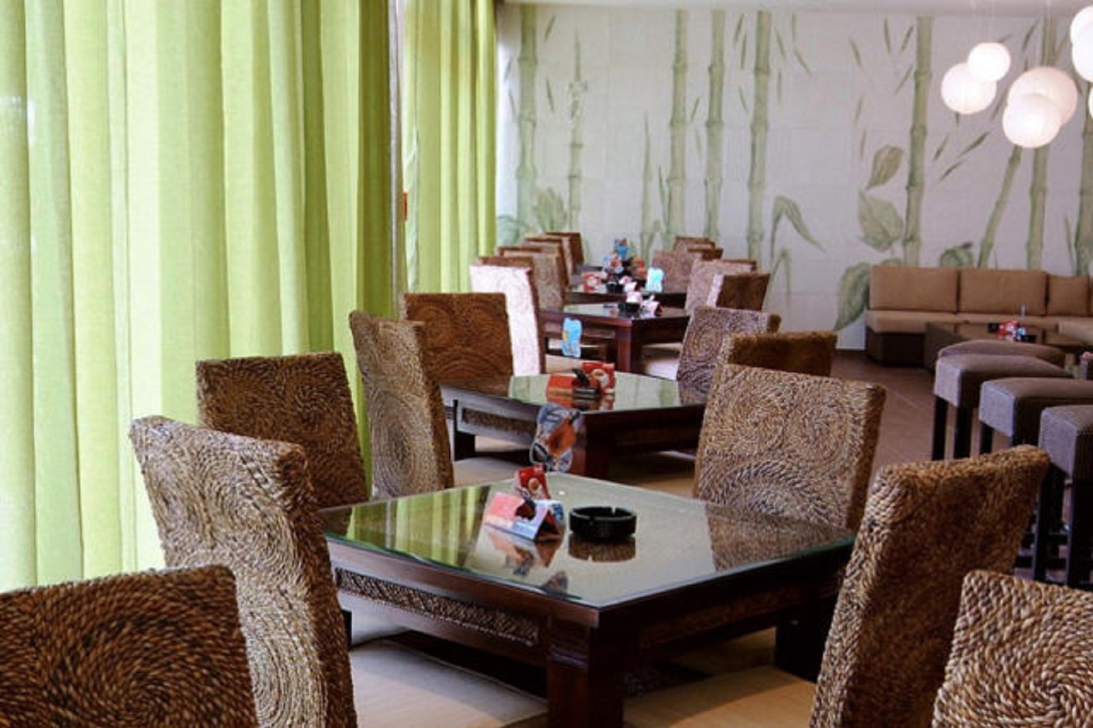 Lobby bar