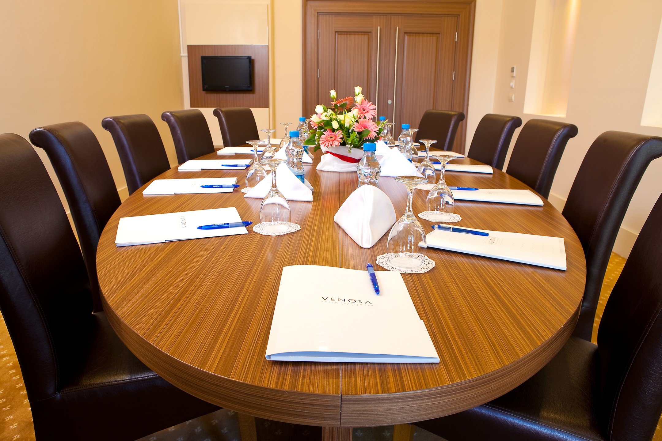 MICE (servicii de organizare de întâlniri, conferințe, alte evenimente)