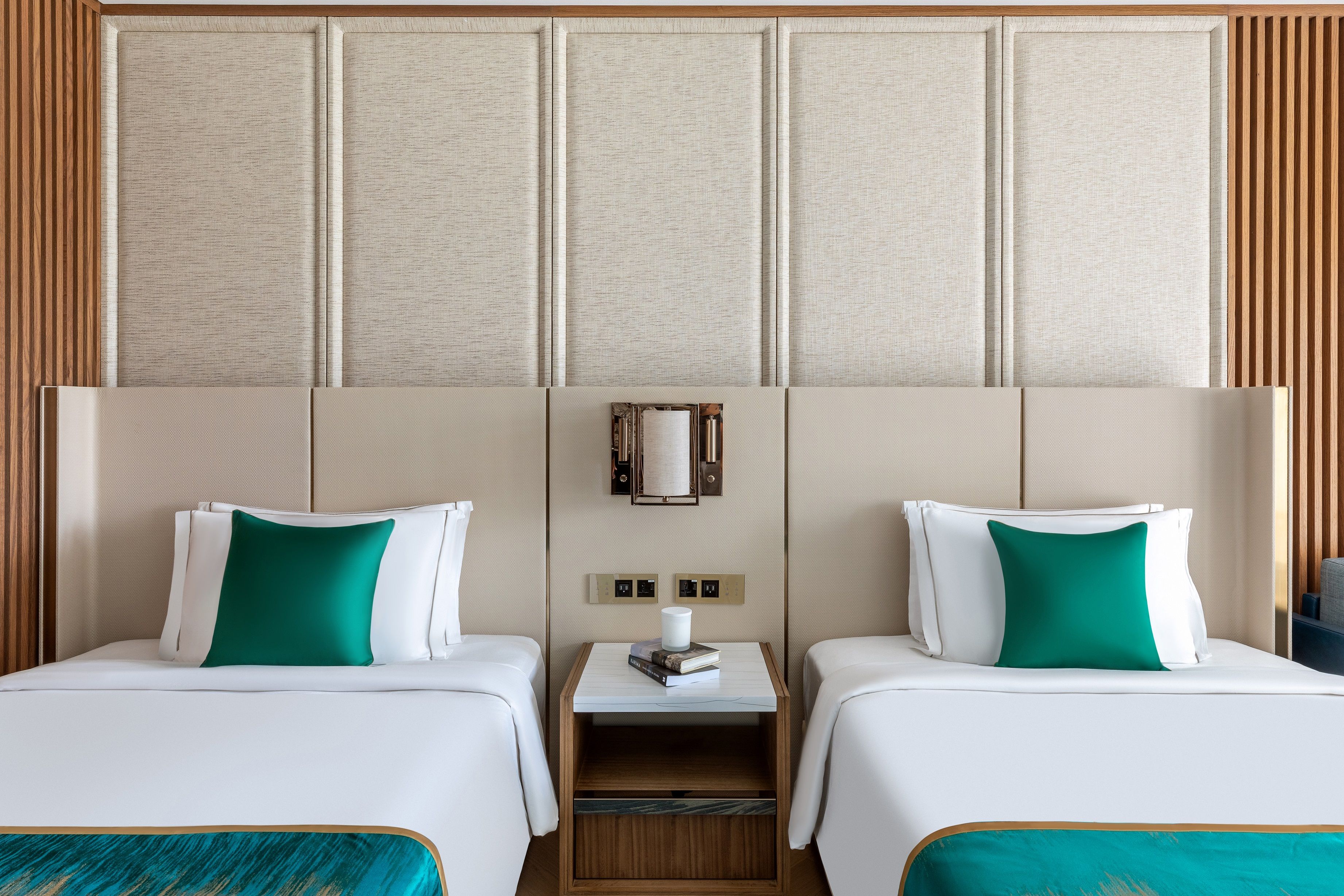 LUXURY ROOM