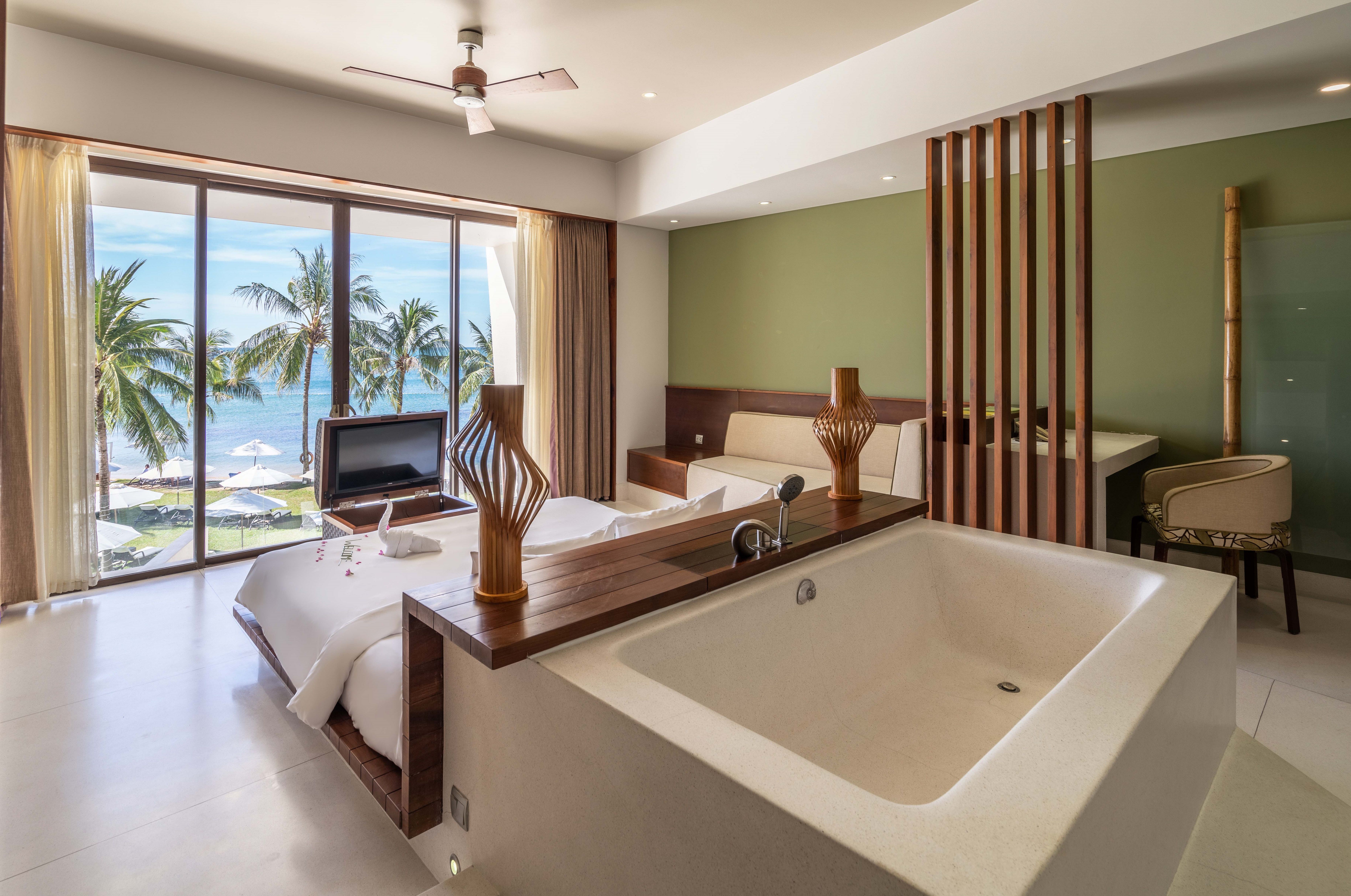 PREMIUM DELUXE OCEAN VIEW WITH BALCONY 