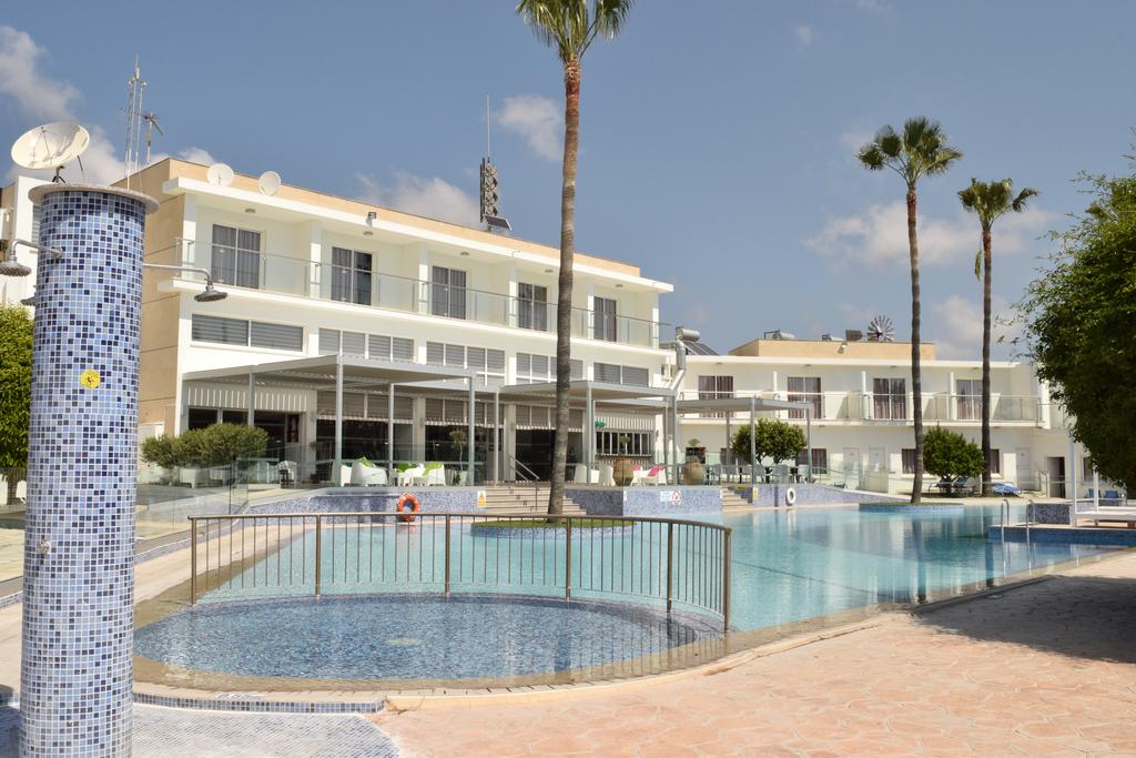 Piscina deschisă