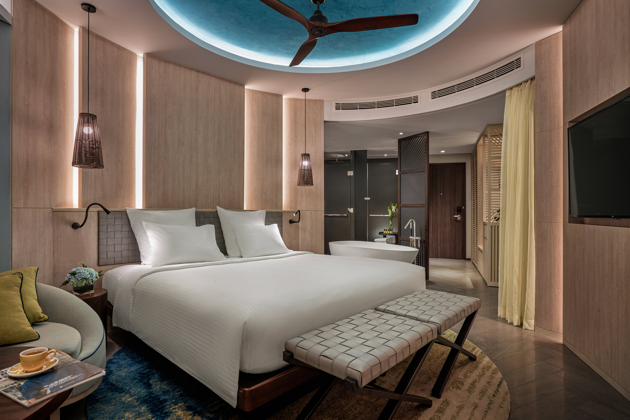 DELUXE OCEAN BALCONY
