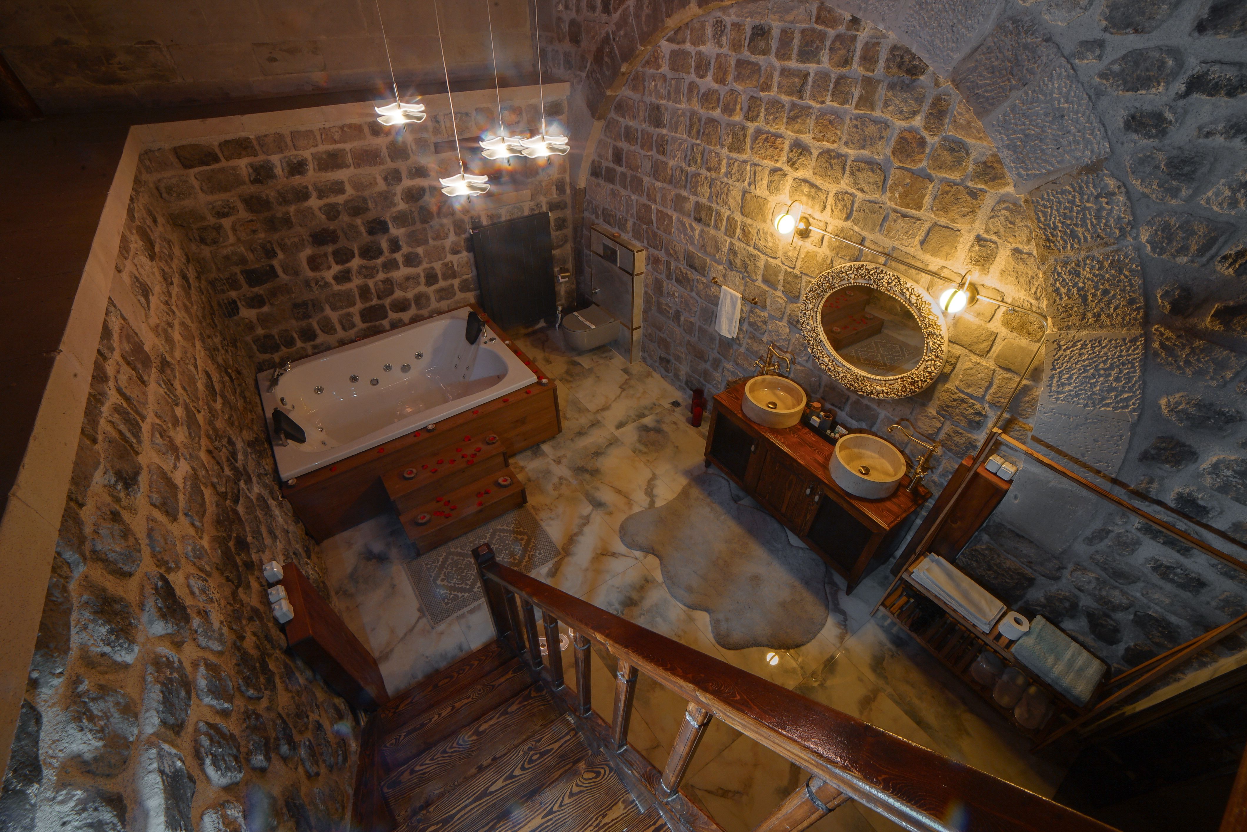 KING DELUXE ROOM