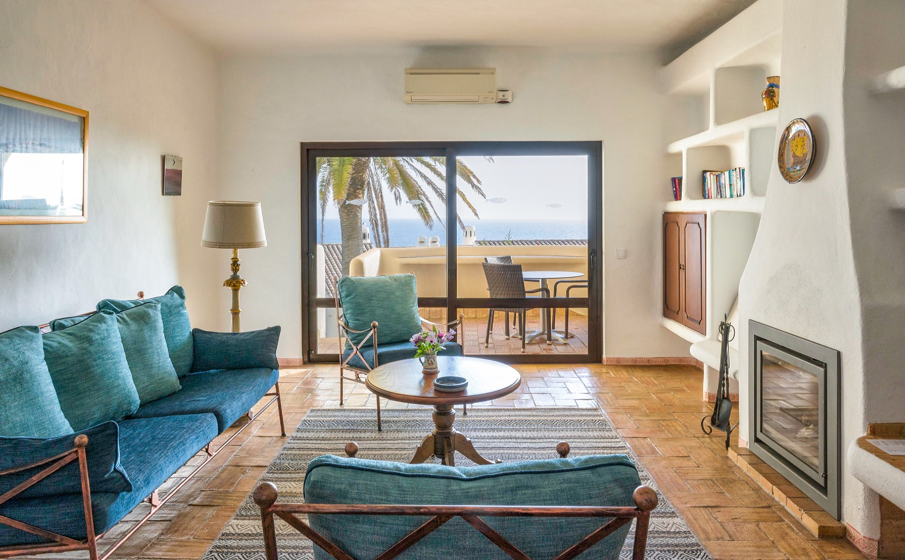 One Bedroom Sea View Apartment