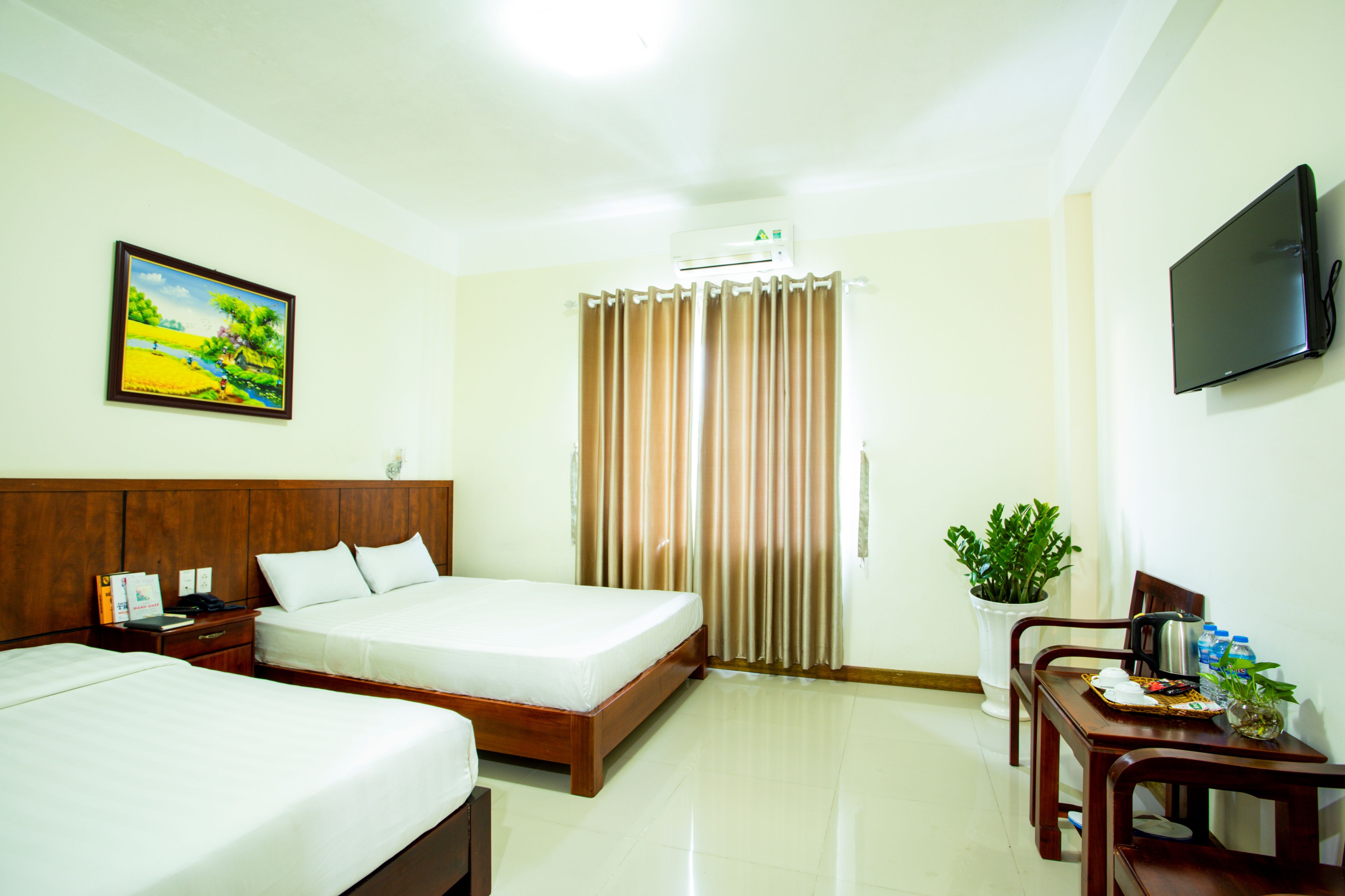  TRIPE ROOM