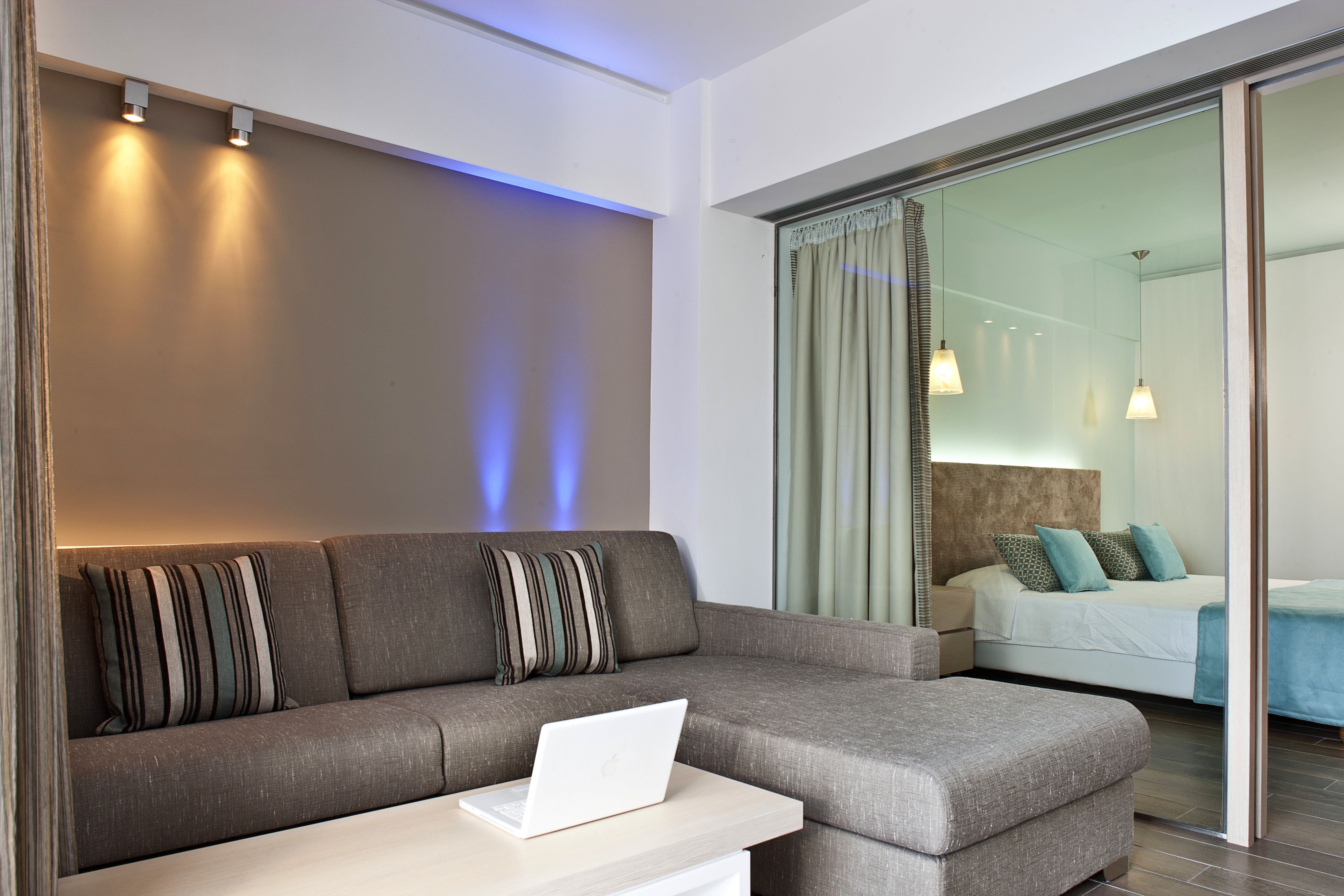 MODERN SUITE JUNIOR SEA VIEW  PRIVATE POOL