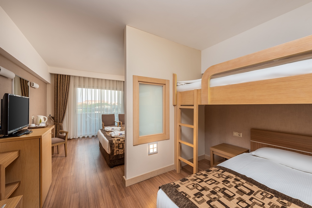 FAMILY BUNK BED ROOM