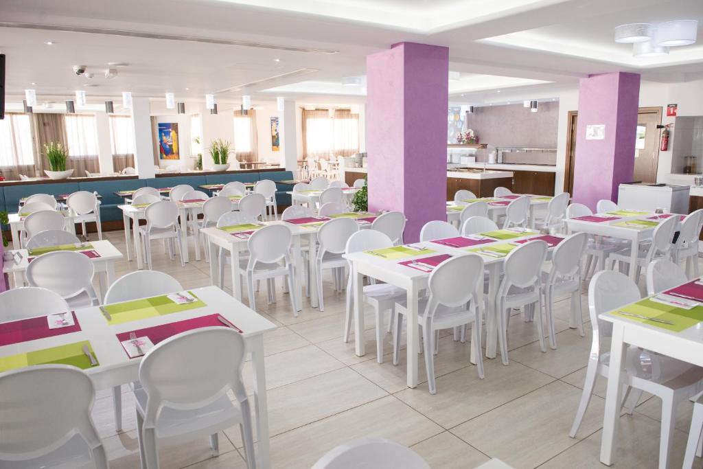 MAIN RESTAURANT