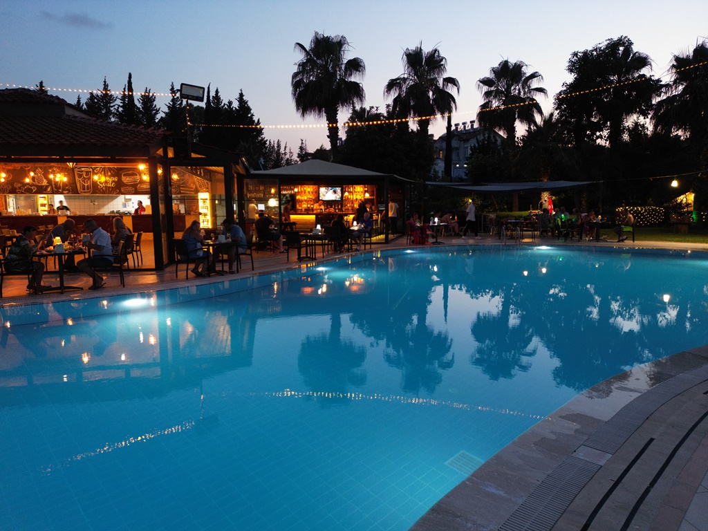 Piscina deschisă