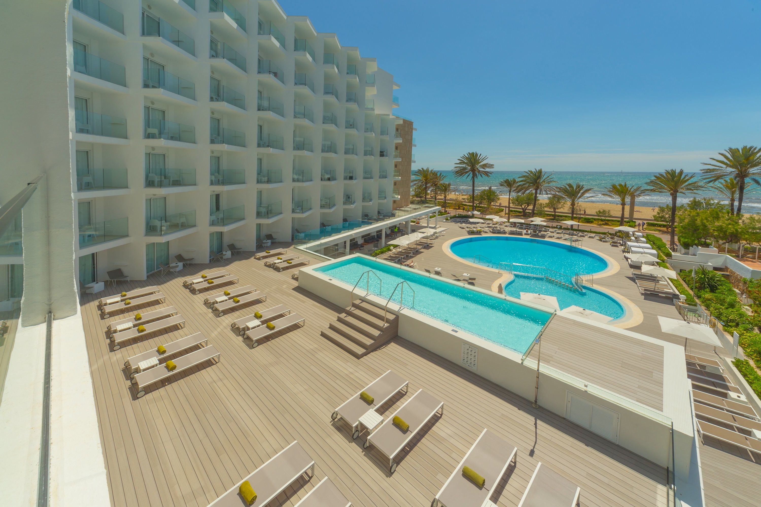 DOUBLE PREMIUM SWIM UP LATERAL SEA VIEW BALCONY
