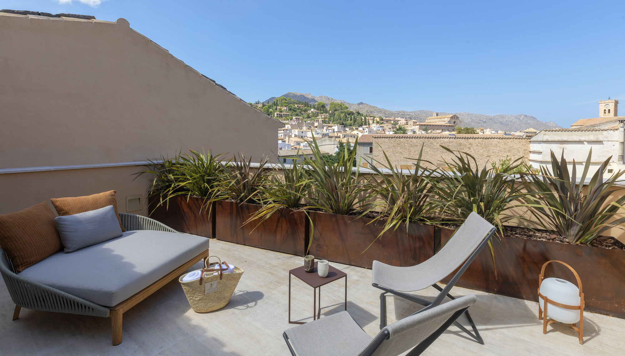 SUITE WITH TERRACE