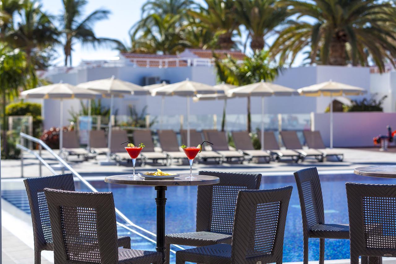 POOL BAR