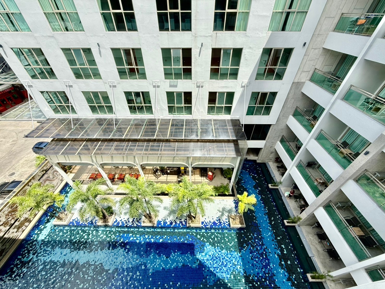 Deluxe Urban Room