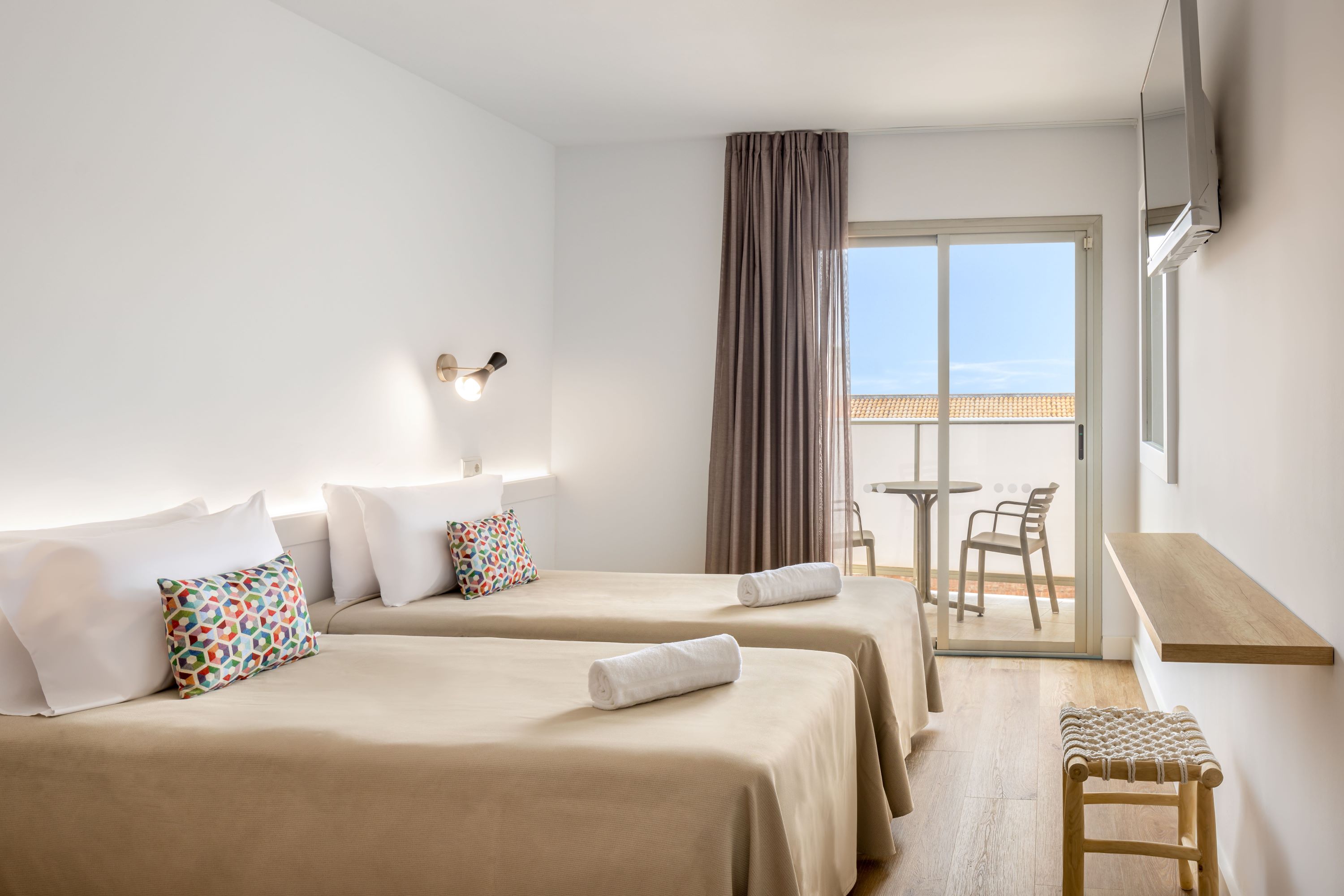 DOUBLE STANDARD ROOM BALCONY OR TERRACE