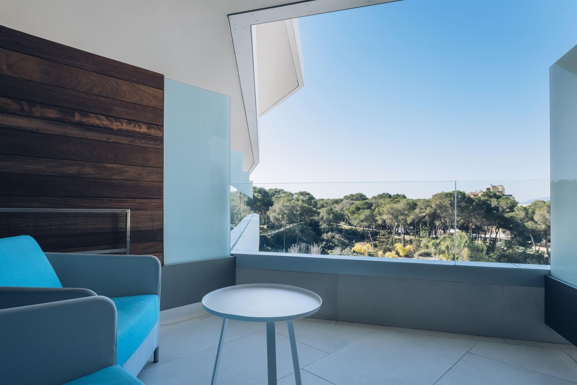 JUNIOR SUITE POOL VIEW A
