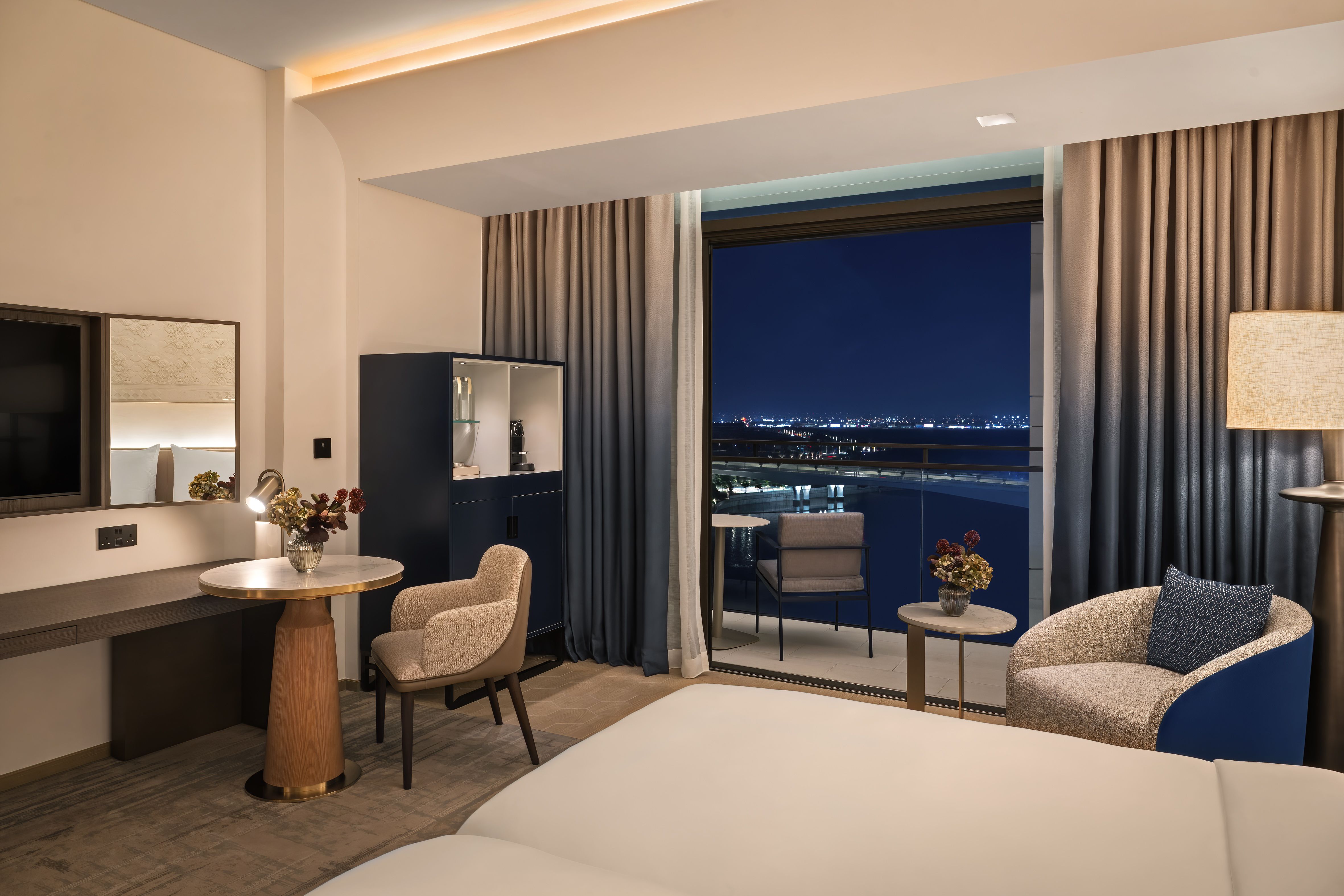 Deluxe Canal View Room Twin