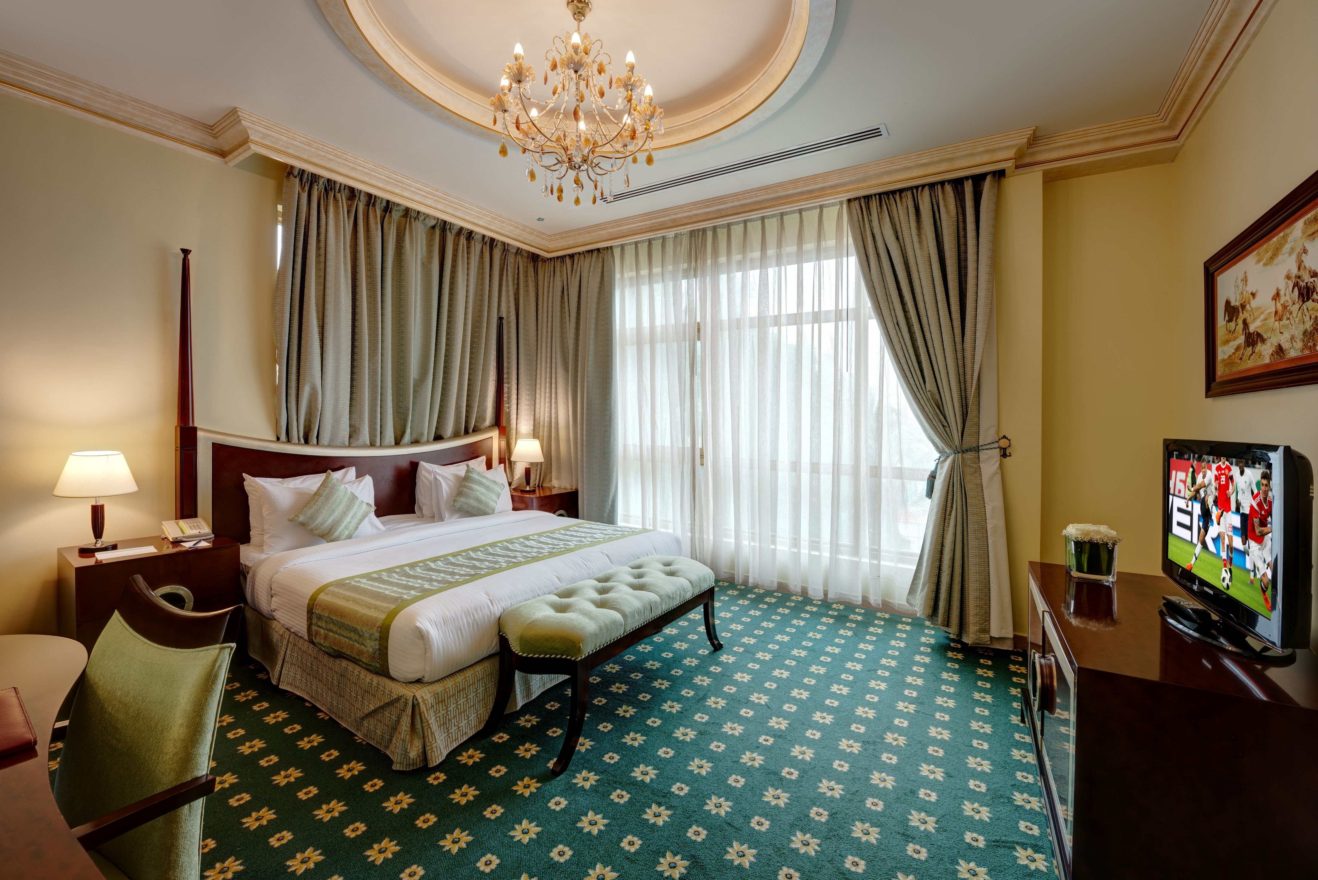 EXECUTIVE SUITE
