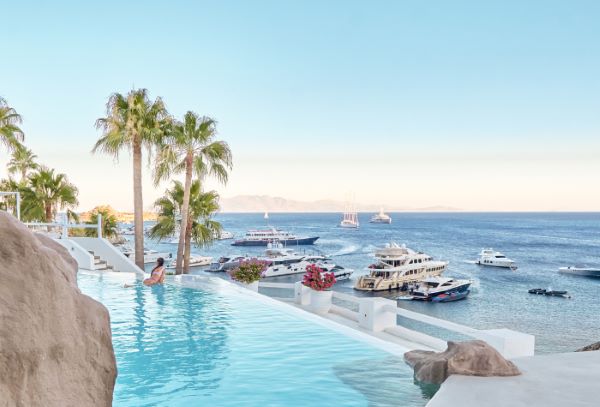 exterior pool.jpg