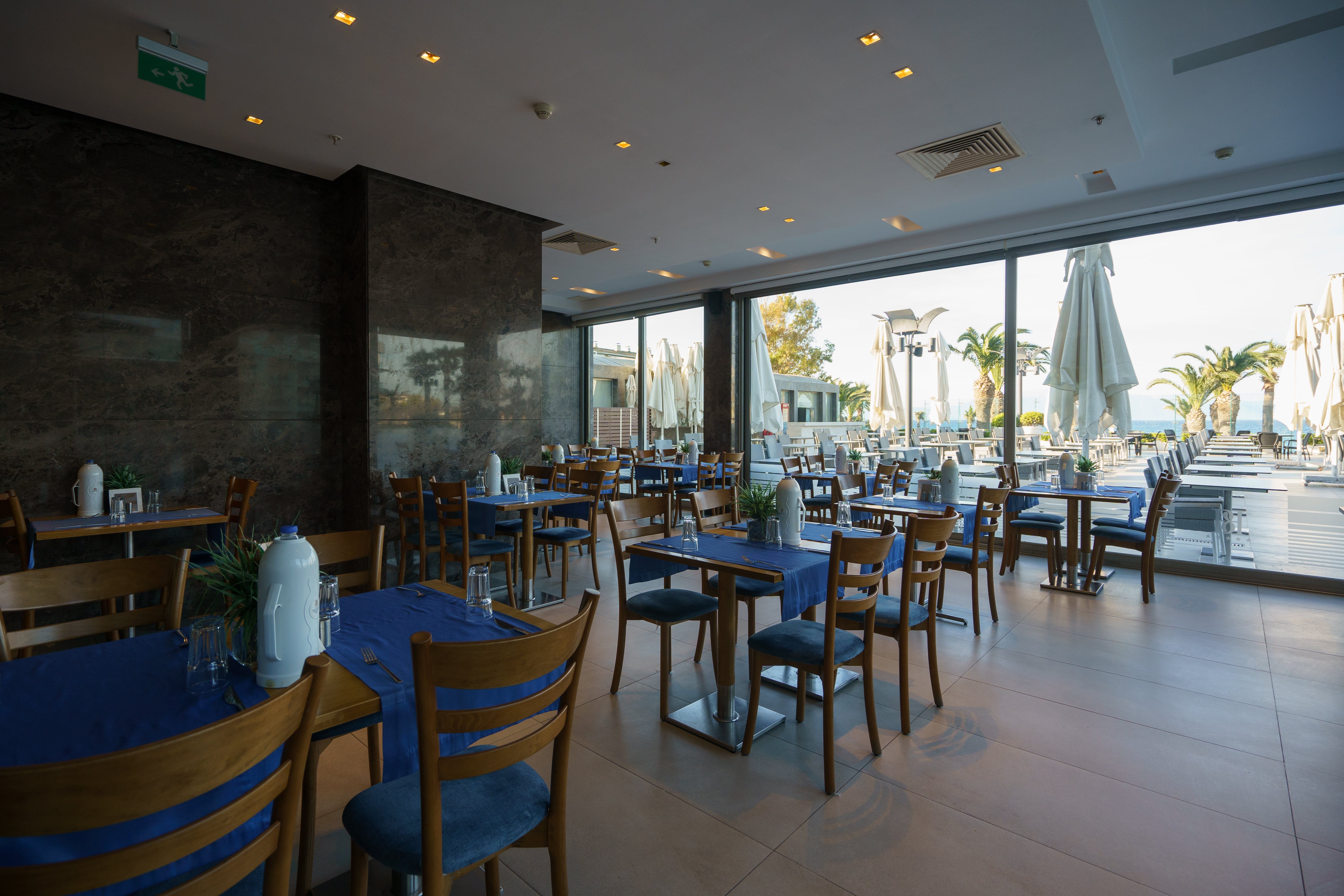 MAIN RESTAURANT