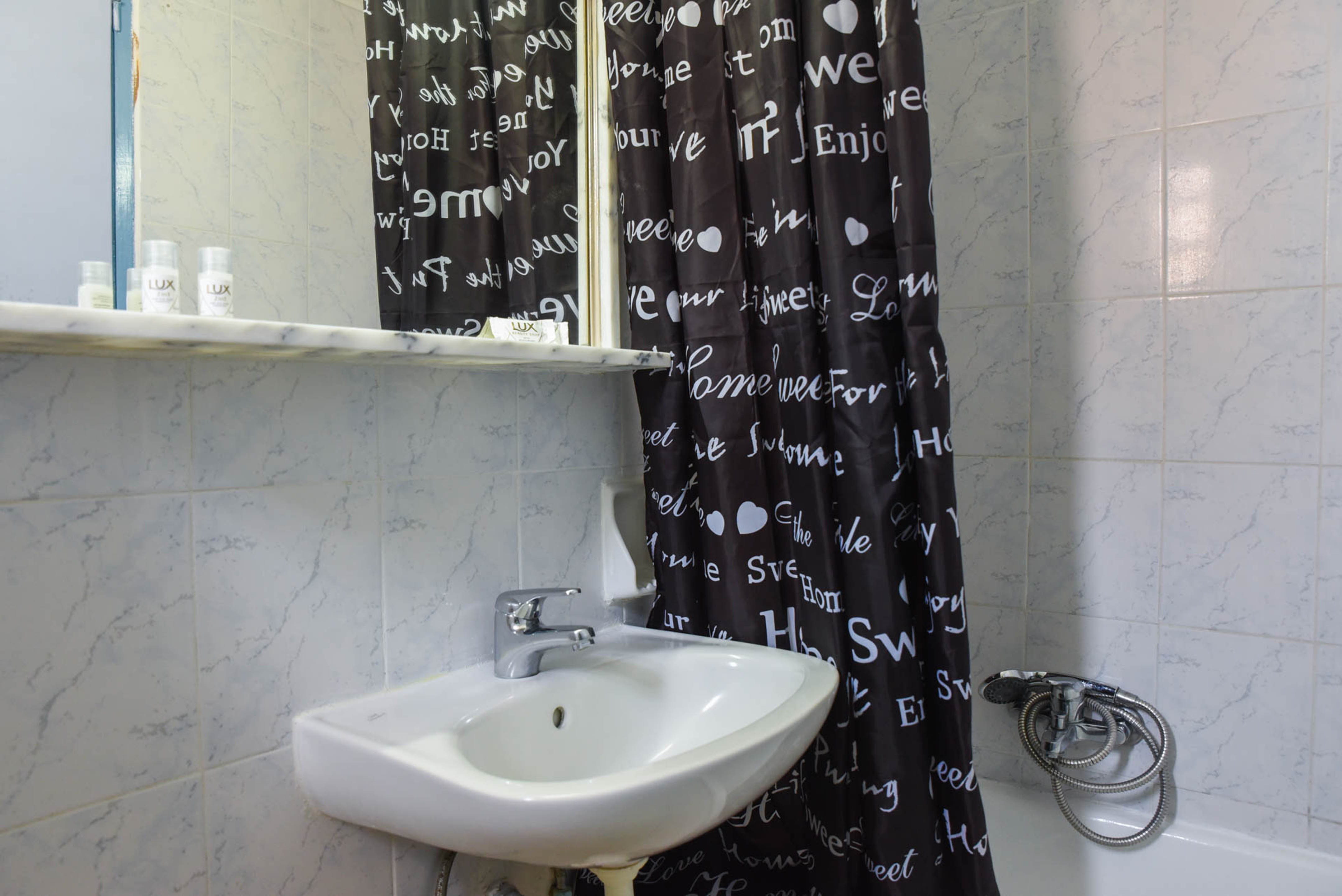 DOUBLE ROOM