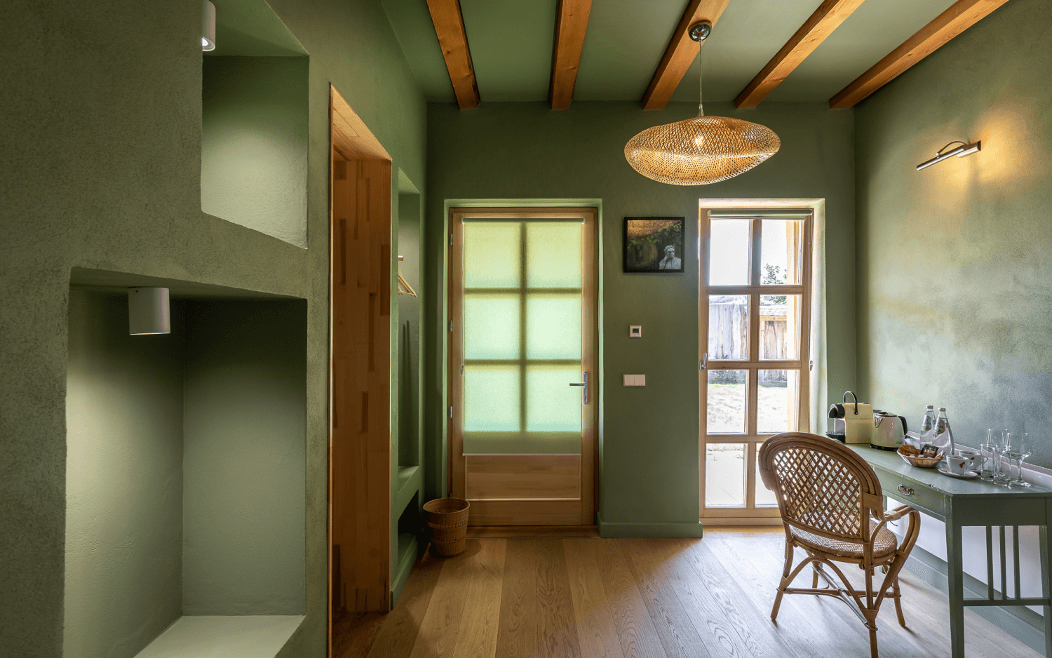 Casa Cal Green Room